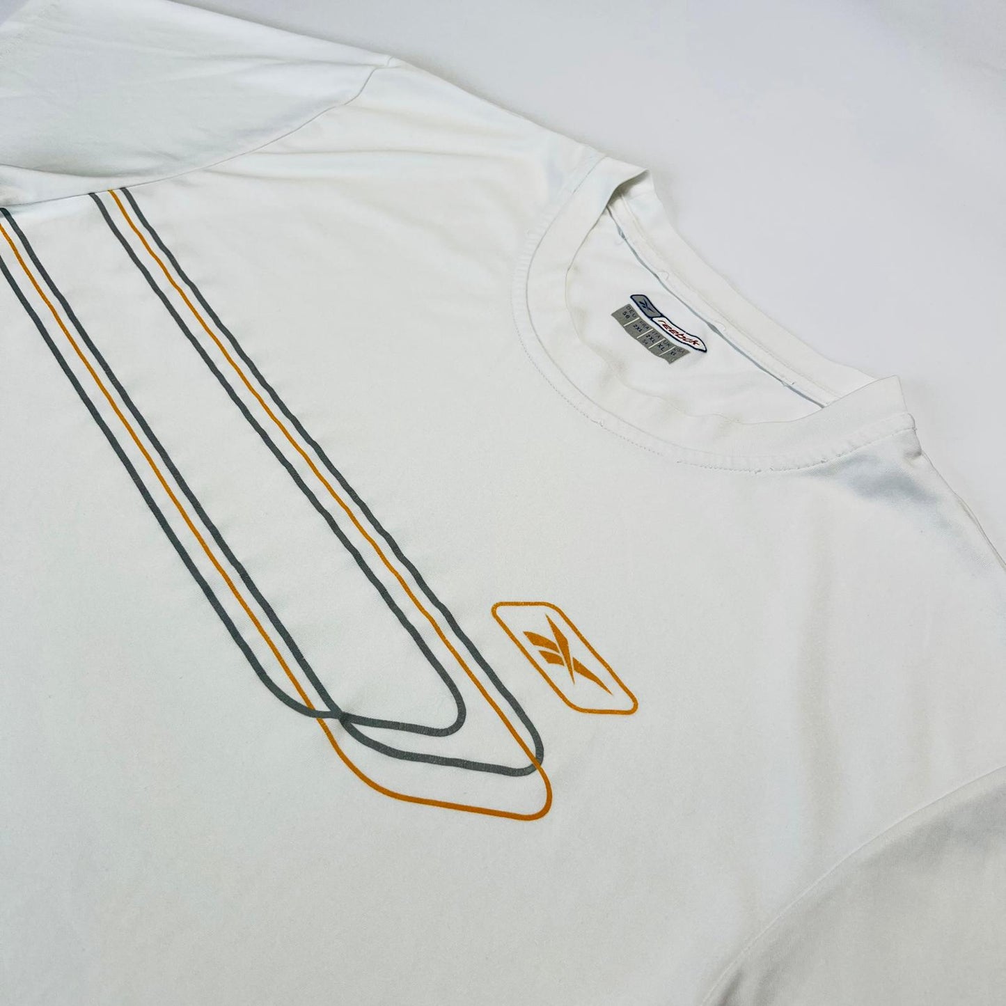 Y2K Reebok Sports White T-Shirt L - Cats on Stacks VNTG
