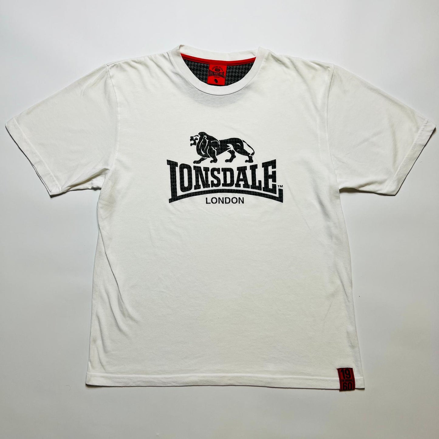 Y2K Londsdale London White Box Sport T-Shirt XL - Cats on Stacks VNTG