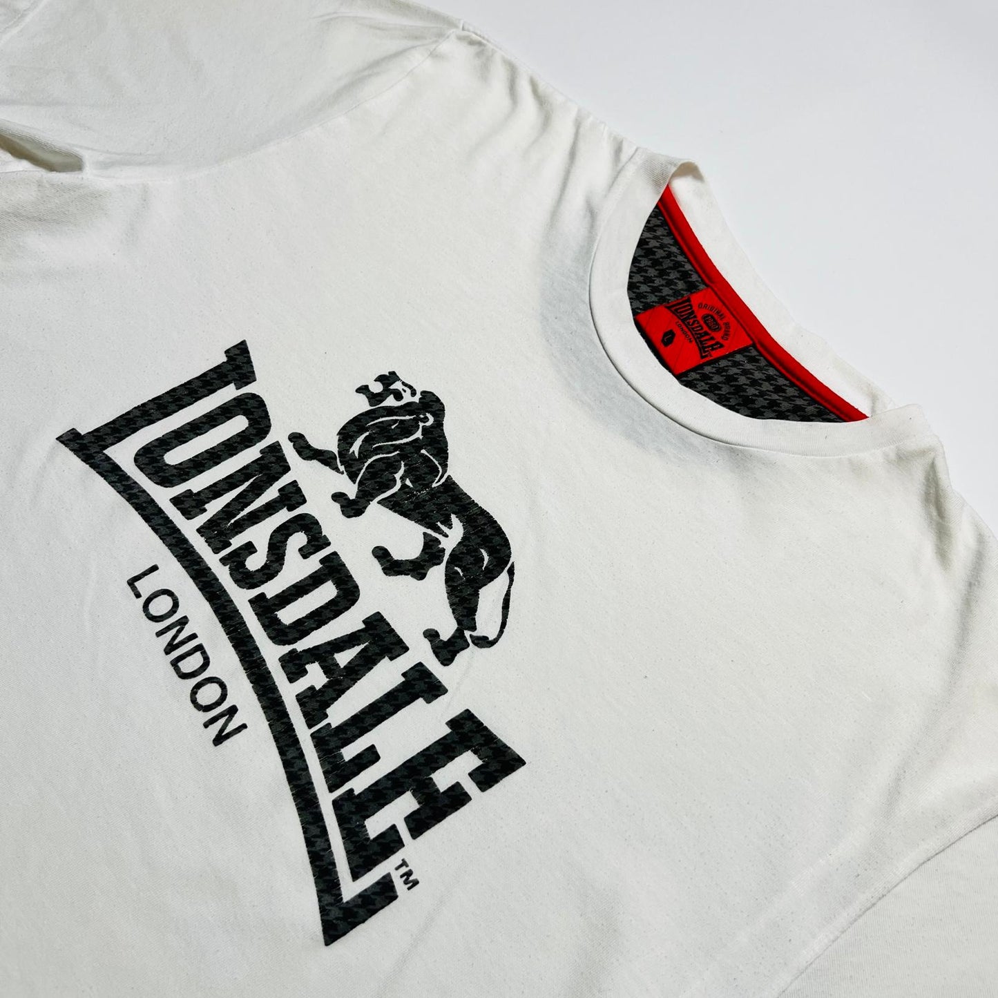 Y2K Londsdale London White Box Sport T-Shirt XL - Cats on Stacks VNTG