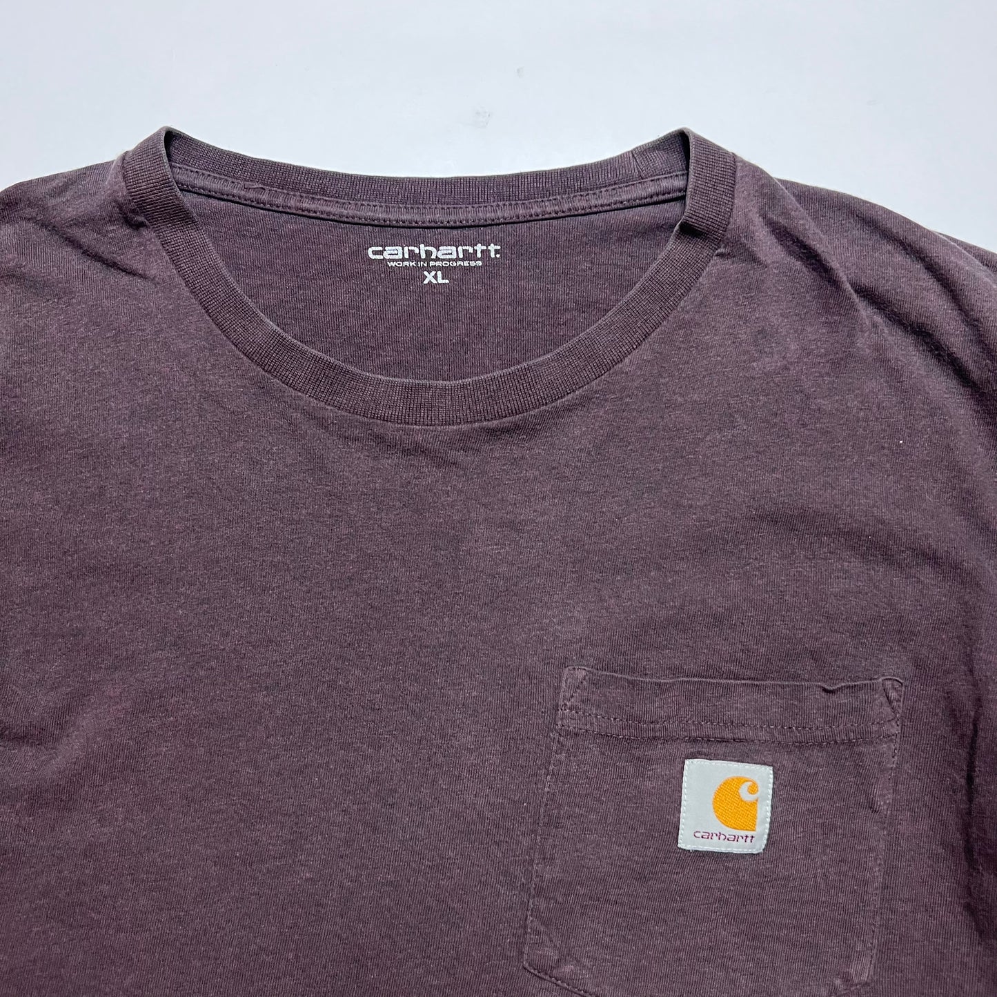 Carhartt Dark Purple Pocket T-Shirt M / L - Cats on Stacks VNTG