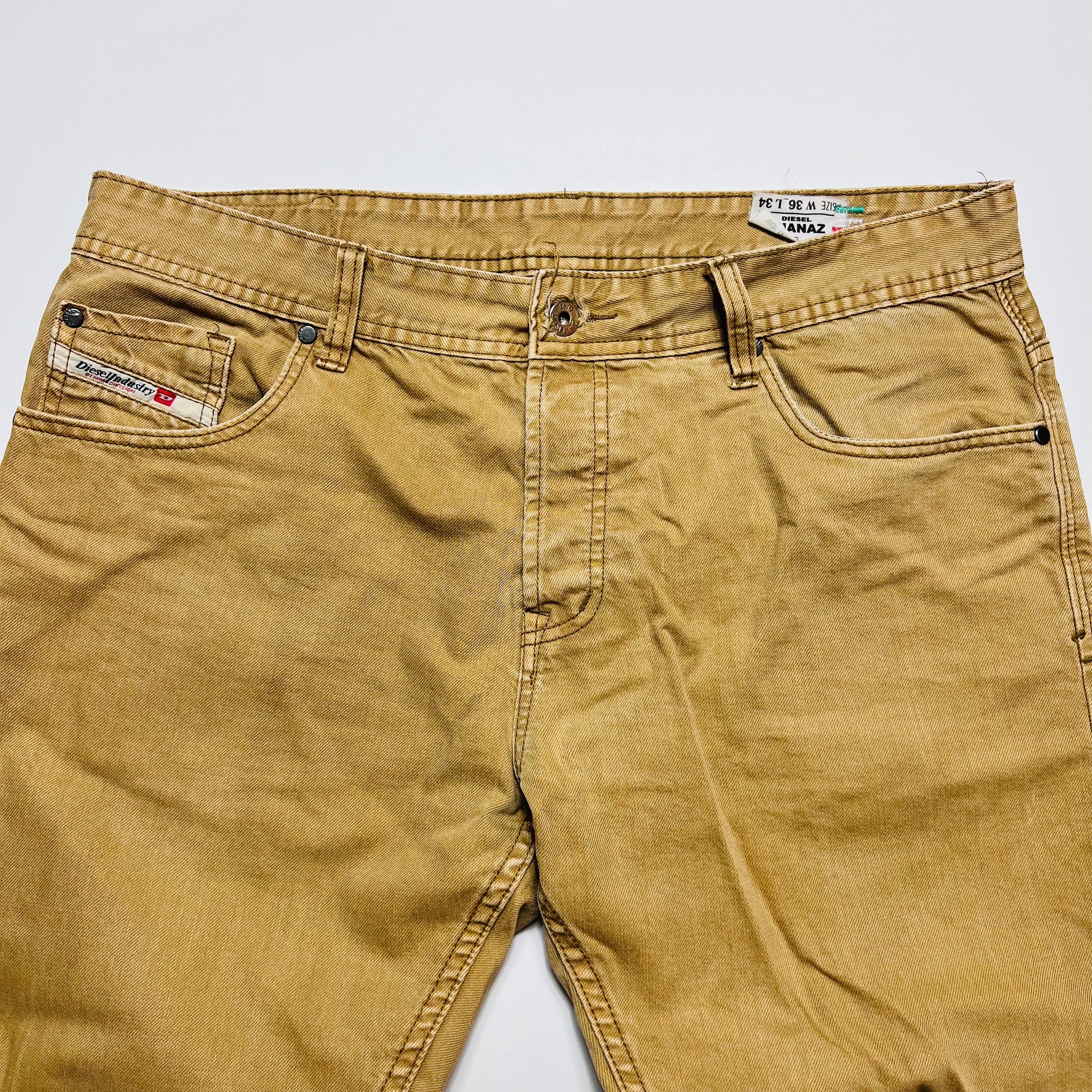 Vintage Diesel Straight Fit Brown Jeans 36/30 - Cats on Stacks VNTG