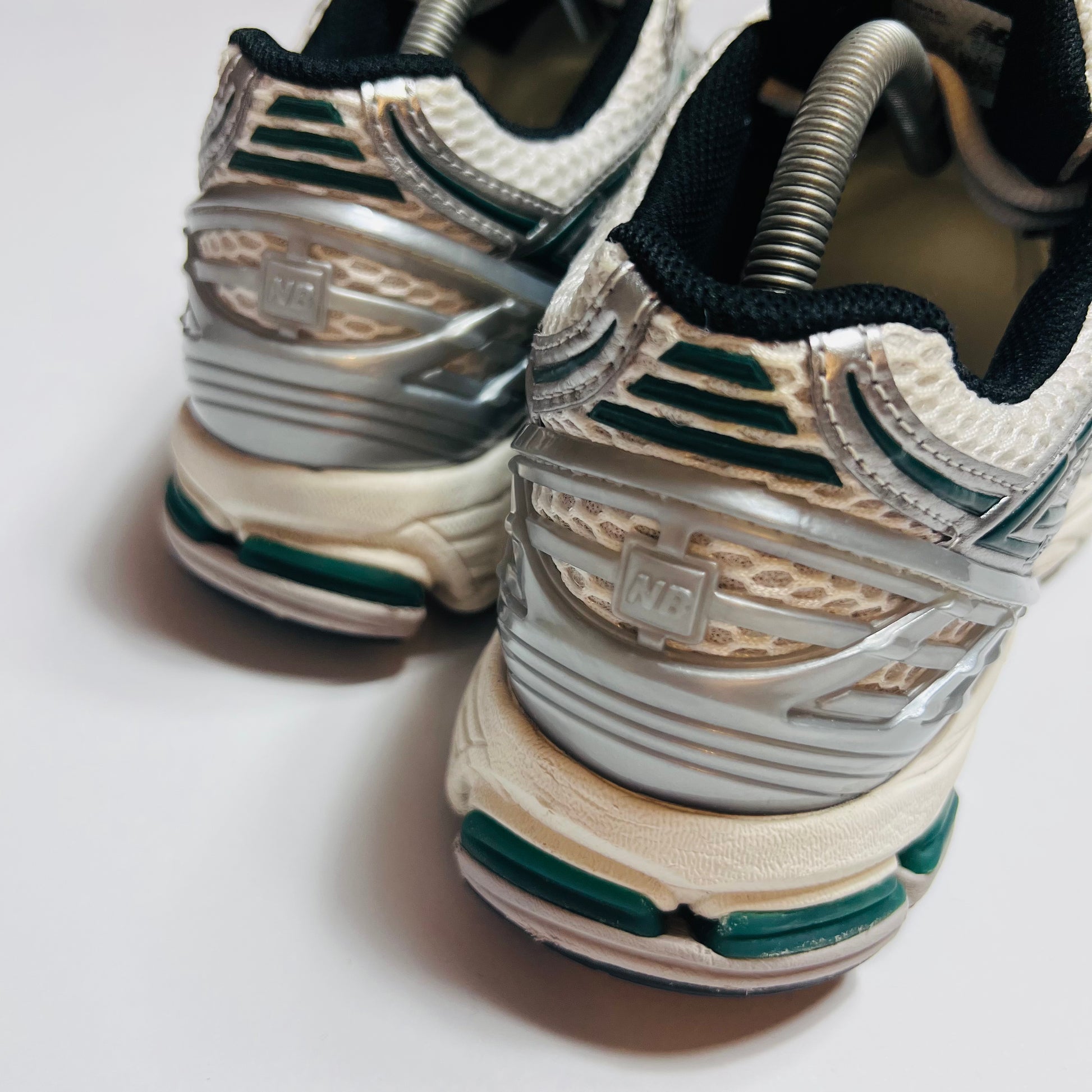 New Balance 1906R Silver Nightwatch 44 / M1906REU - Cats on Stacks VNTG