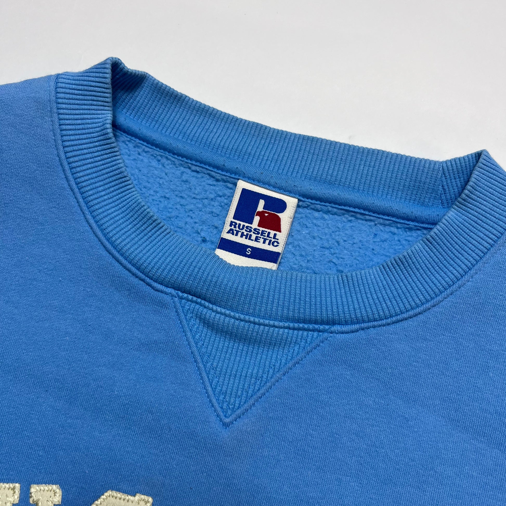 Russell Athletic Pullover Y2K Crewneck blau S / M - Cats on Stacks VNTG