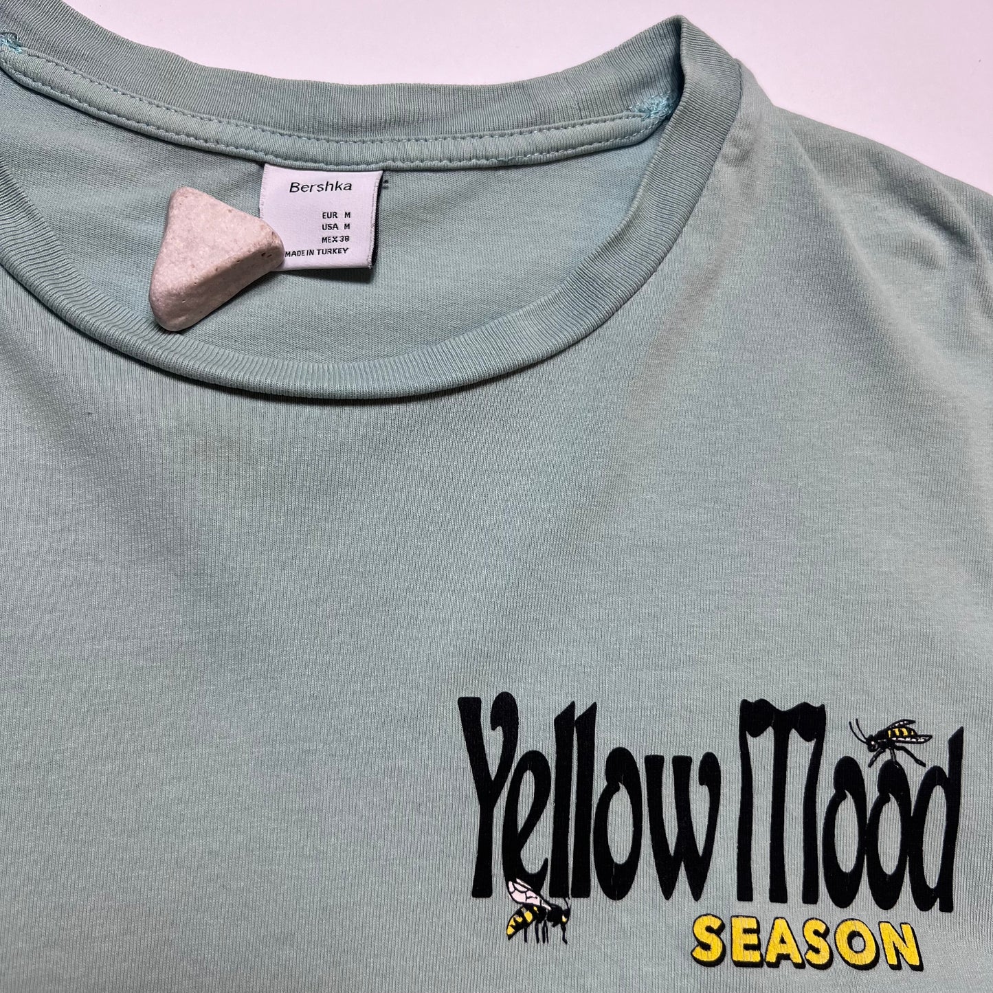 Bershka Yellow Mood Mint Green T-Shirt M - Cats on Stacks VNTG