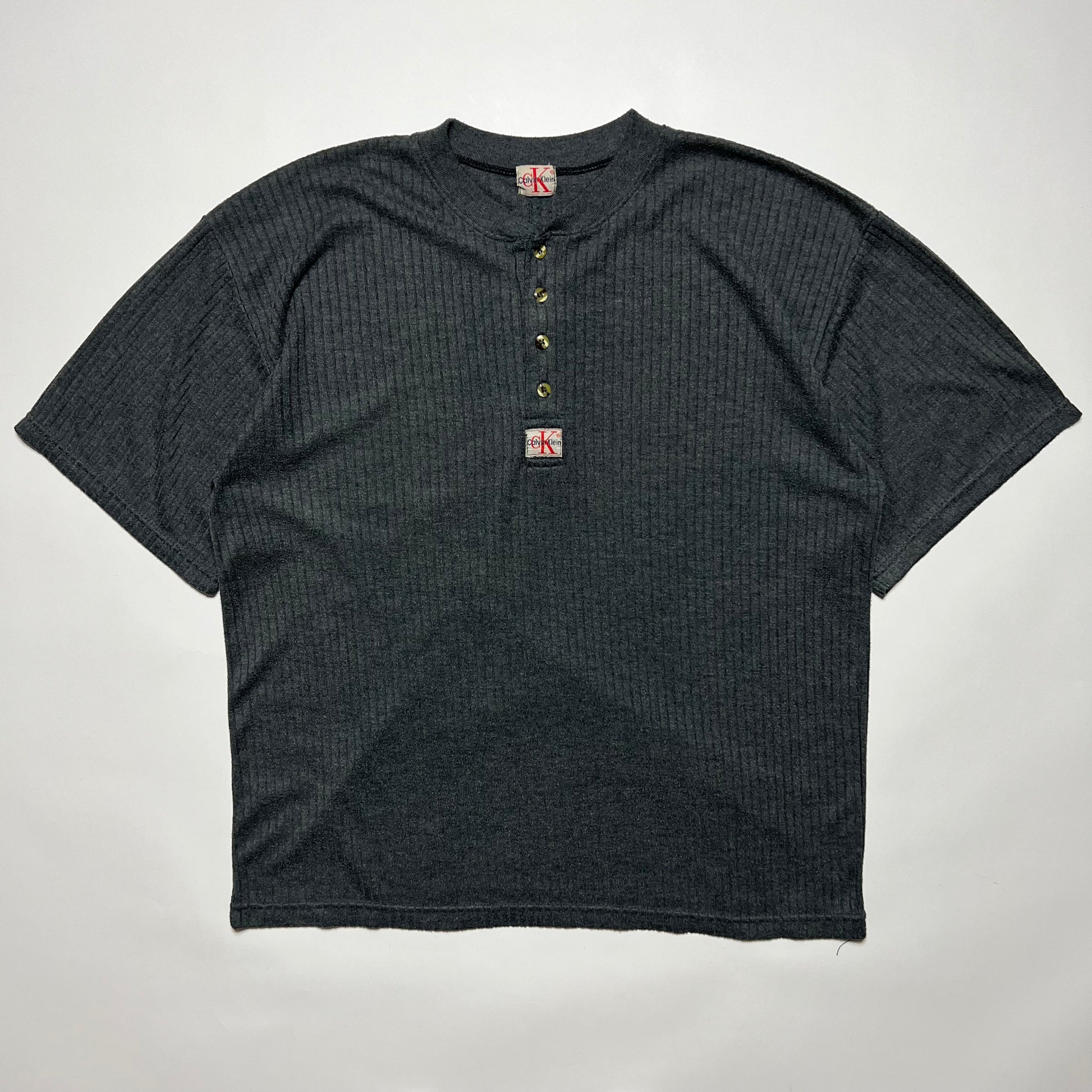 Vintage Calvin Klein Henley T-Shirt grau XL - Cats on Stacks VNTG