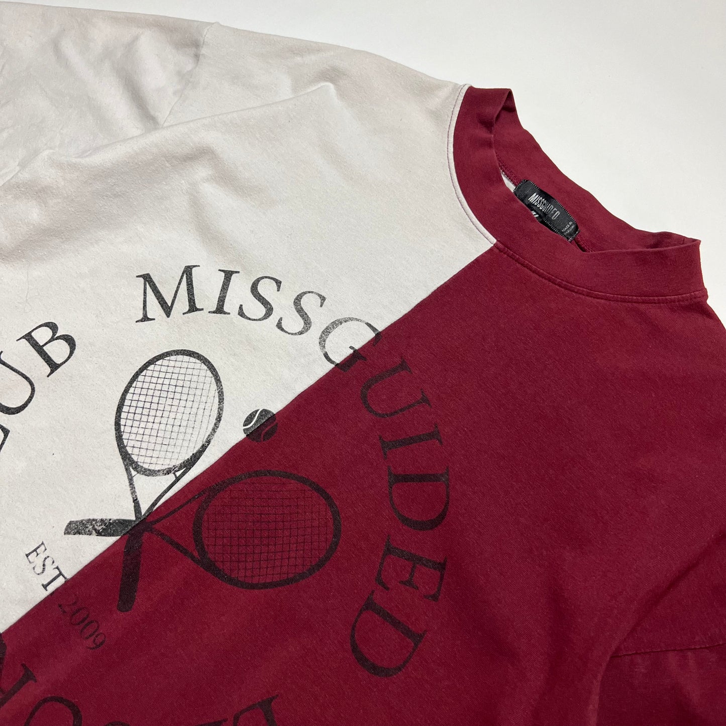 Damen Missguided Leisure Club Shirt weiß rot 36 S / M - Cats on Stacks VNTG