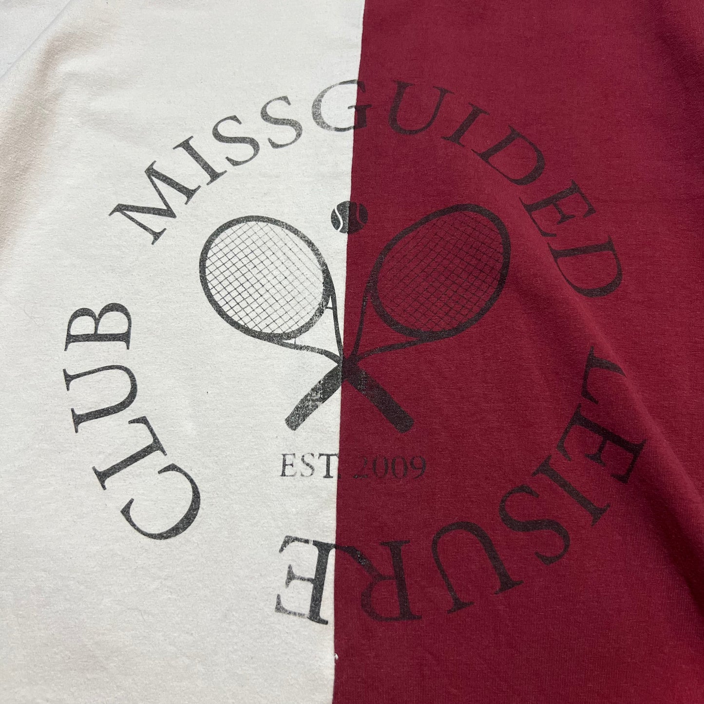 Damen Missguided Leisure Club Shirt weiß rot 36 S / M - Cats on Stacks VNTG