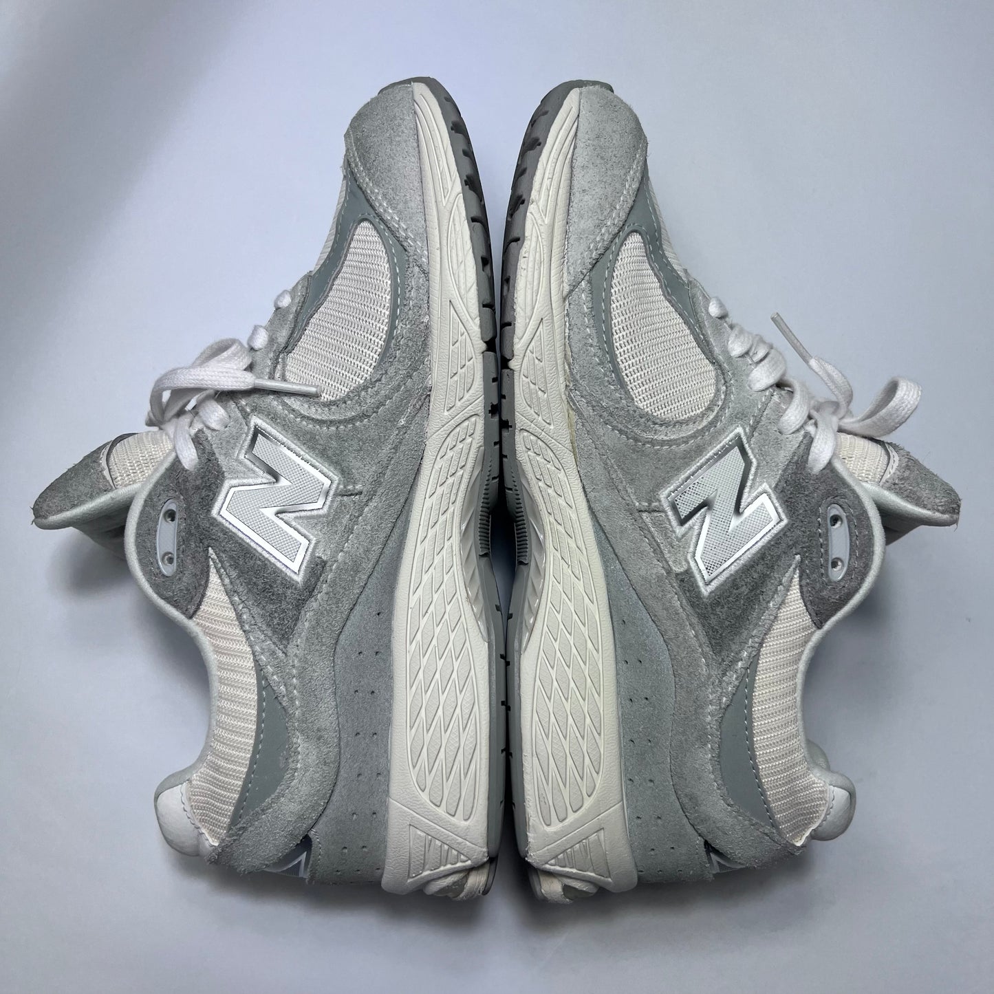 New Balance 2002R Linen Grey M2002REK Größe 39 - Cats on Stacks VNTG