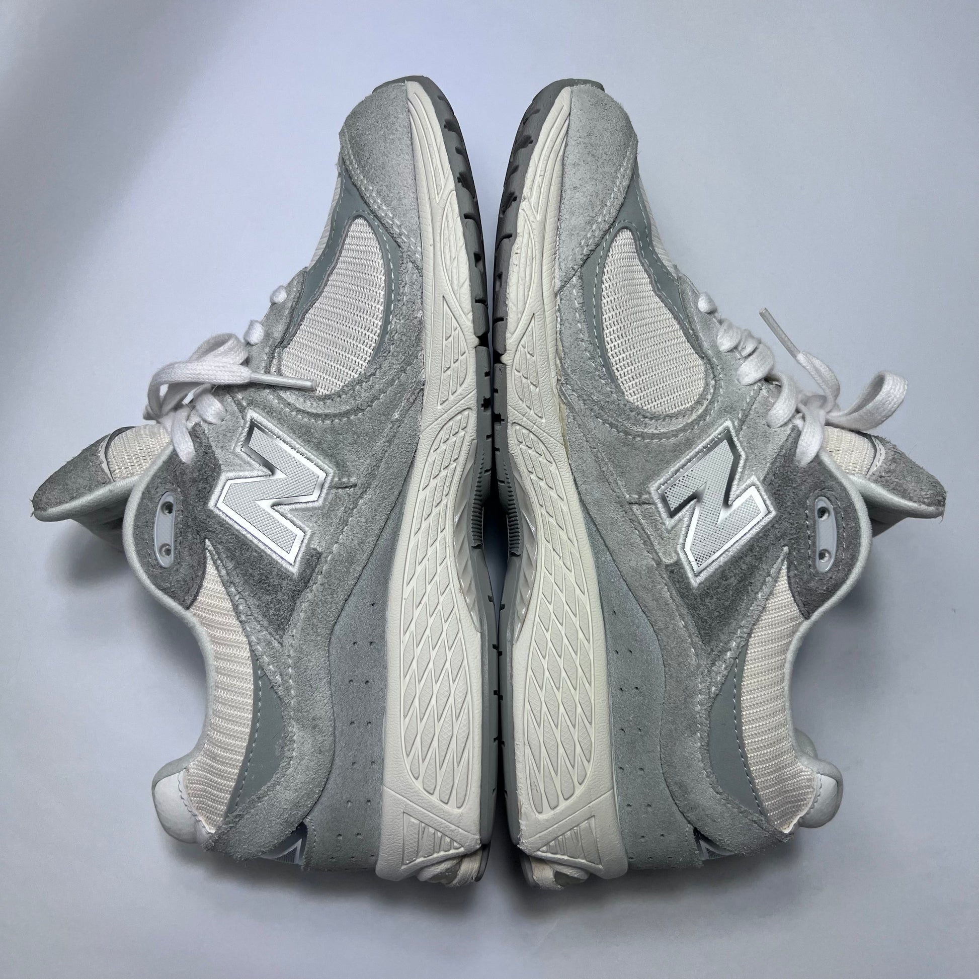 New Balance 2002R Linen Grey M2002REK Größe 39 - Cats on Stacks VNTG