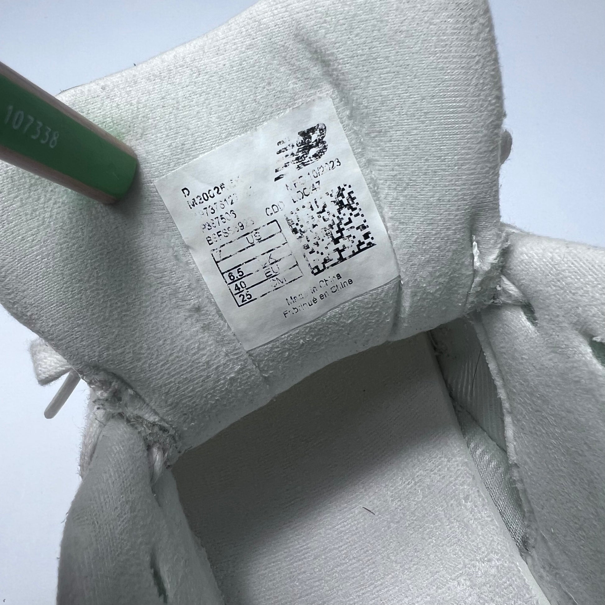 New Balance 2002R Linen Grey M2002REK Größe 39 - Cats on Stacks VNTG