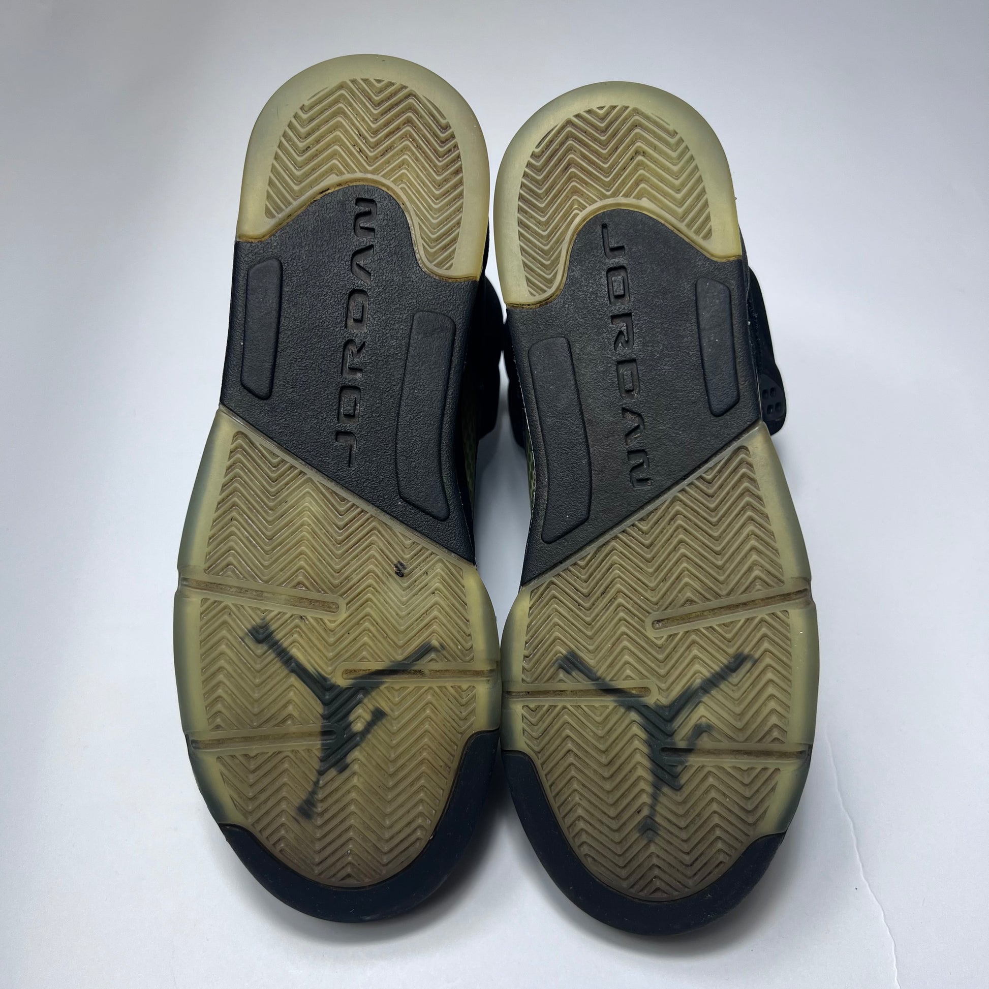 Jordan 5 Retro OG BG Schwarz Metallic 845036-003 Größe 6Y / 38,5 - Cats on Stacks VNTG