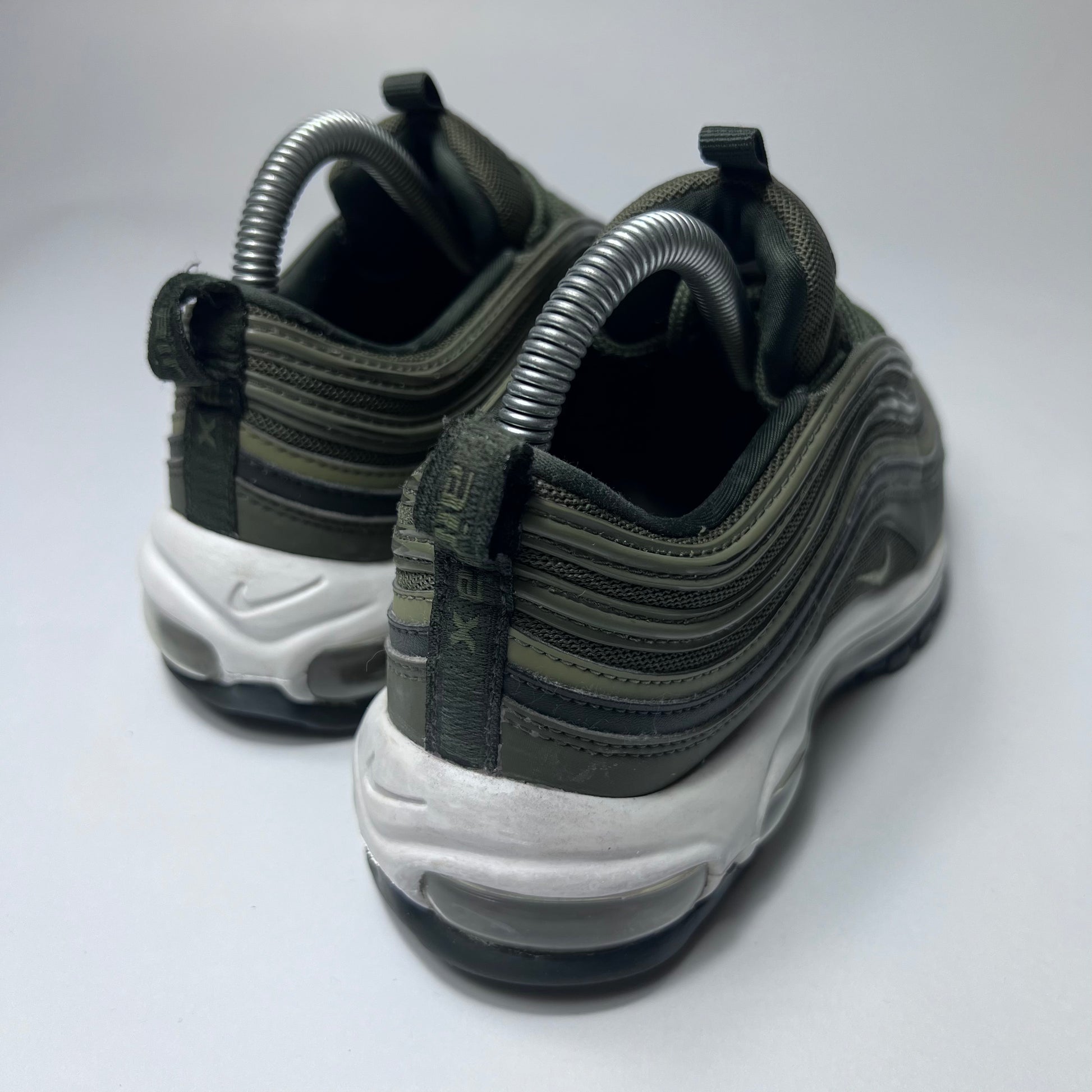 Nike Air Max 97 Olive Green 921733-200 Größe 38 - Cats on Stacks VNTG
