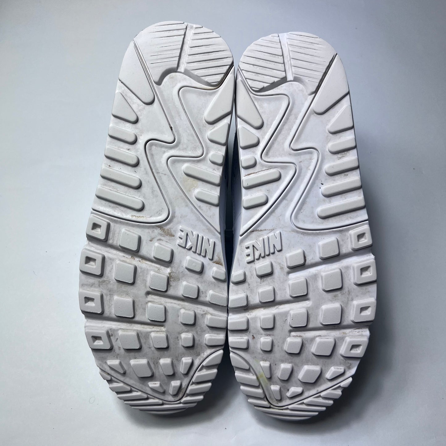 Nike Air Max 90 Re-Craft Triple White CN8490-100 Größe 40 - Cats on Stacks VNTG