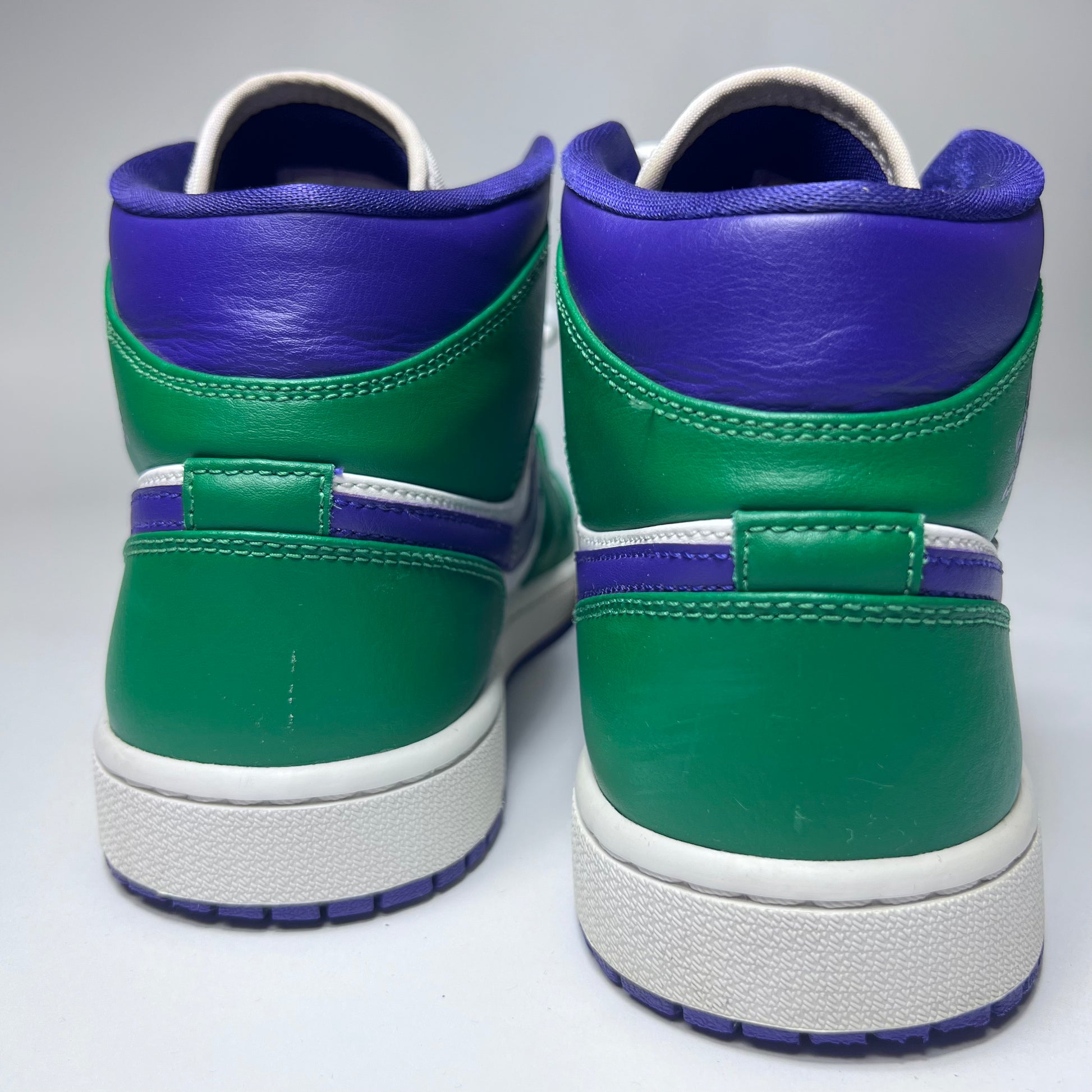 Jordan 1 Mid Incredible Hulk Green Purple 554724-300 Größe 43 - Cats on Stacks VNTG