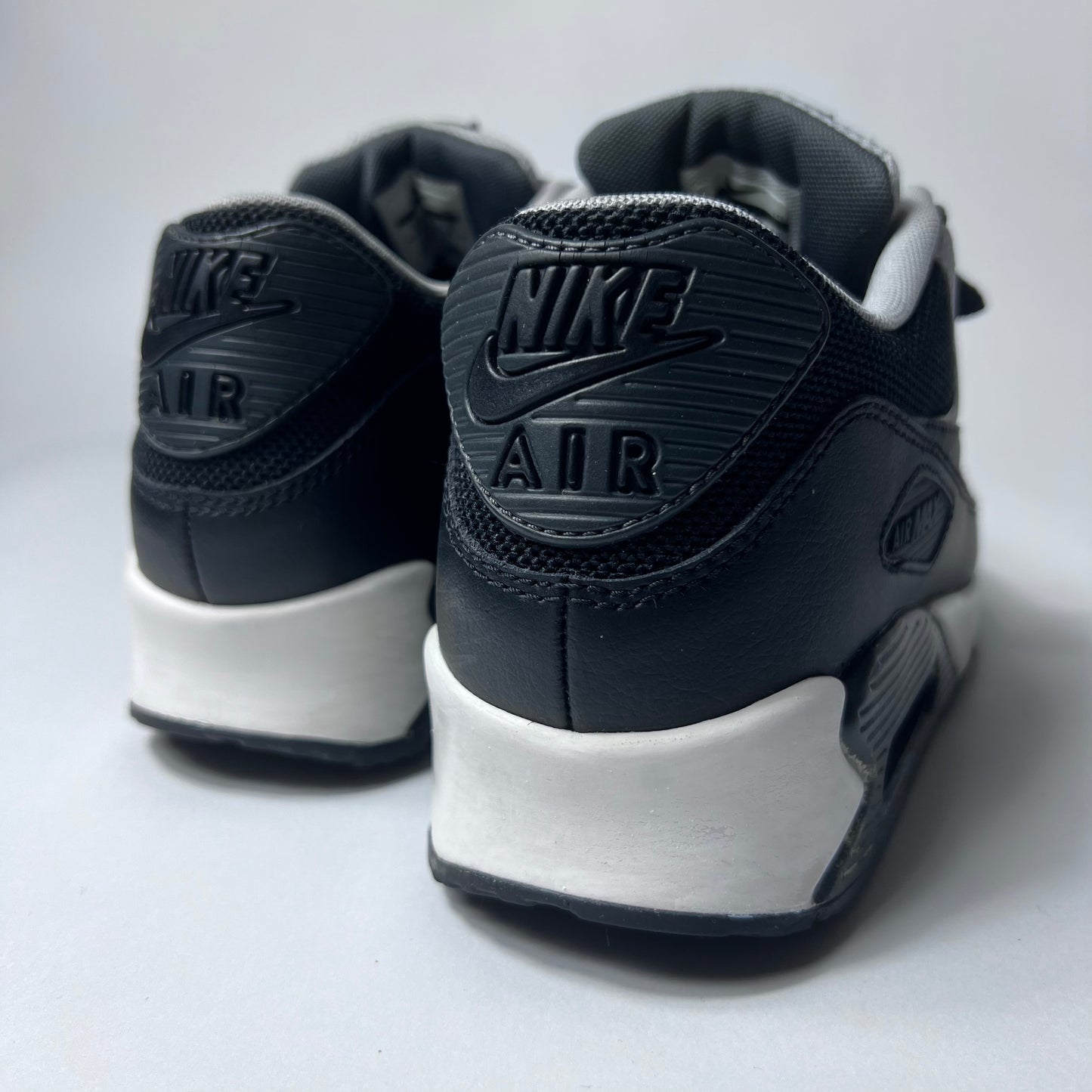 Nike Air Max 90 Wolf Grey 537384-053 Größe 42,5 - Cats on Stacks VNTG