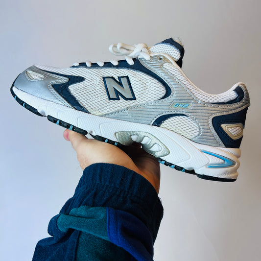 New Balance 642 Vintage Navy Silver W642WC Größe 40,5 - Cats on Stacks VNTG