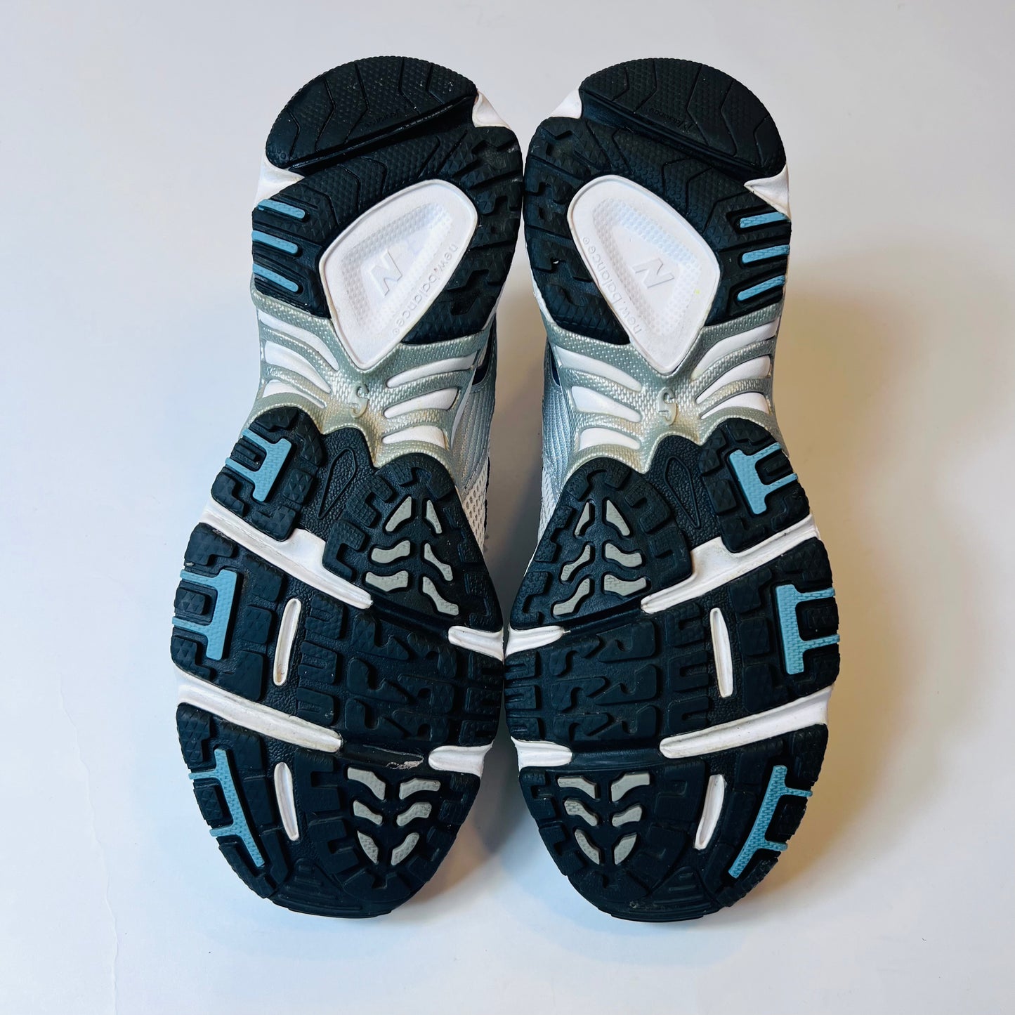 New Balance 642 Vintage Navy Silver W642WC Größe 40,5 - Cats on Stacks VNTG