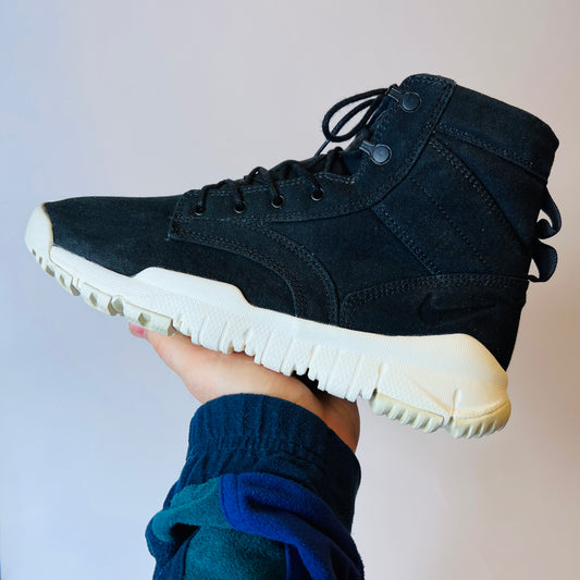 Nike SFB 6' Canvas Boot "Black & Sail" 844577-001 Größe 42,5