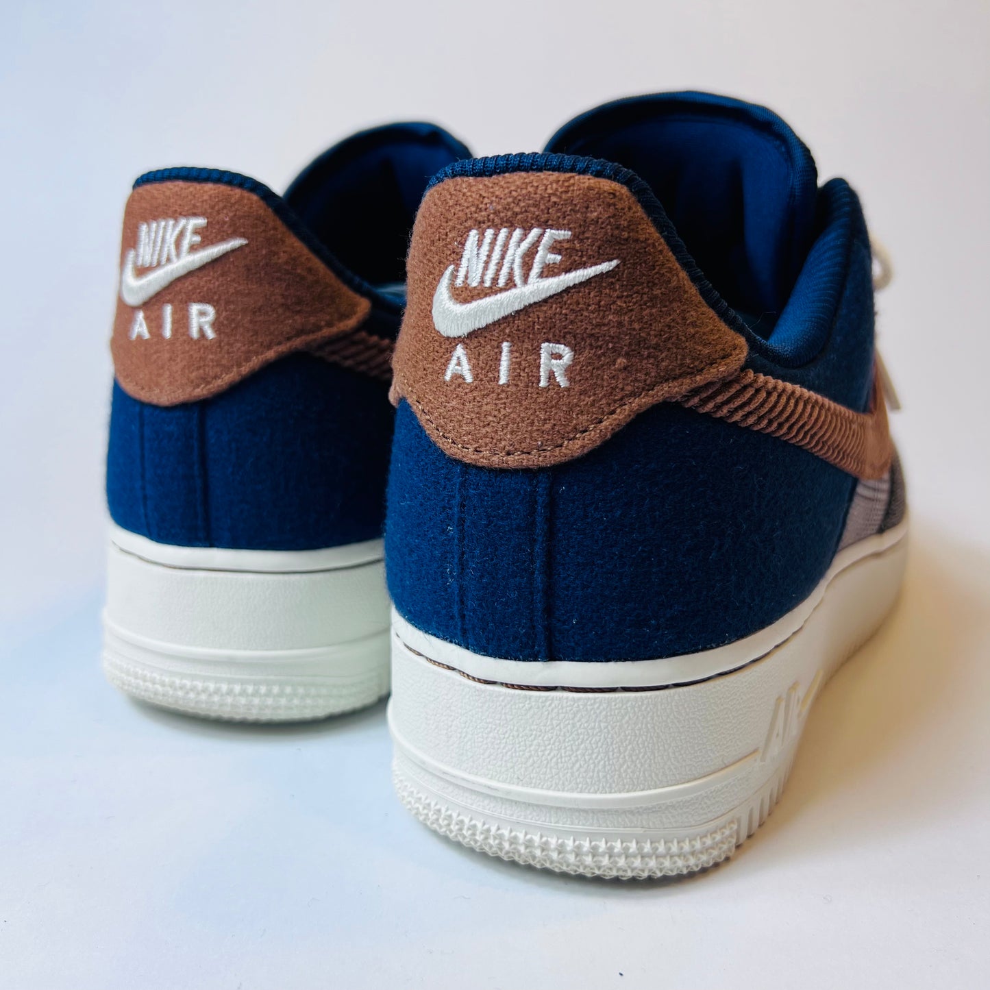 Nike Air Force 1 Premium "Tweed Corduroy" FQ8744-410 Größe 42,5