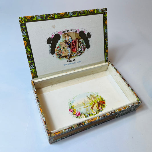 Vintage Zigarrenkiste Cuba "Romeo Y Julieta" made in Habana - Cats on Stacks VNTG