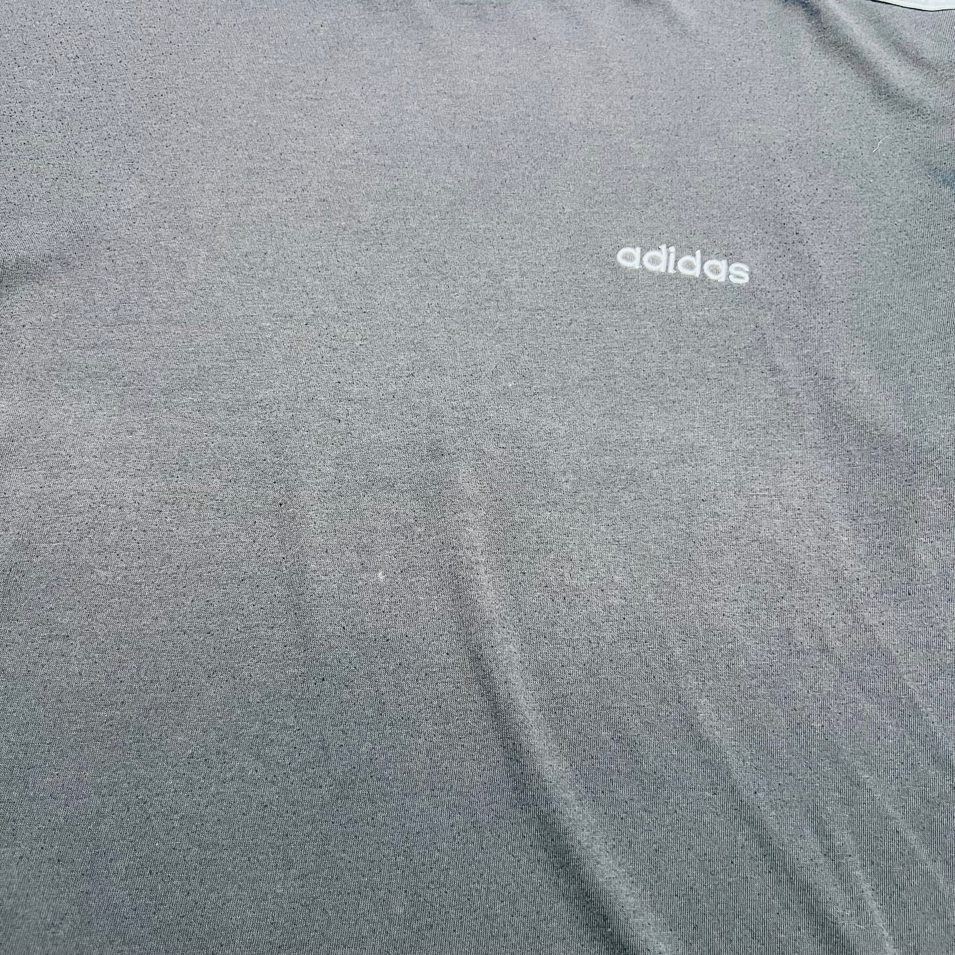 Adidas Vintage 90s Mini Logo T-Shirt schwarz braun XL / XXL - Cats on Stacks VNTG