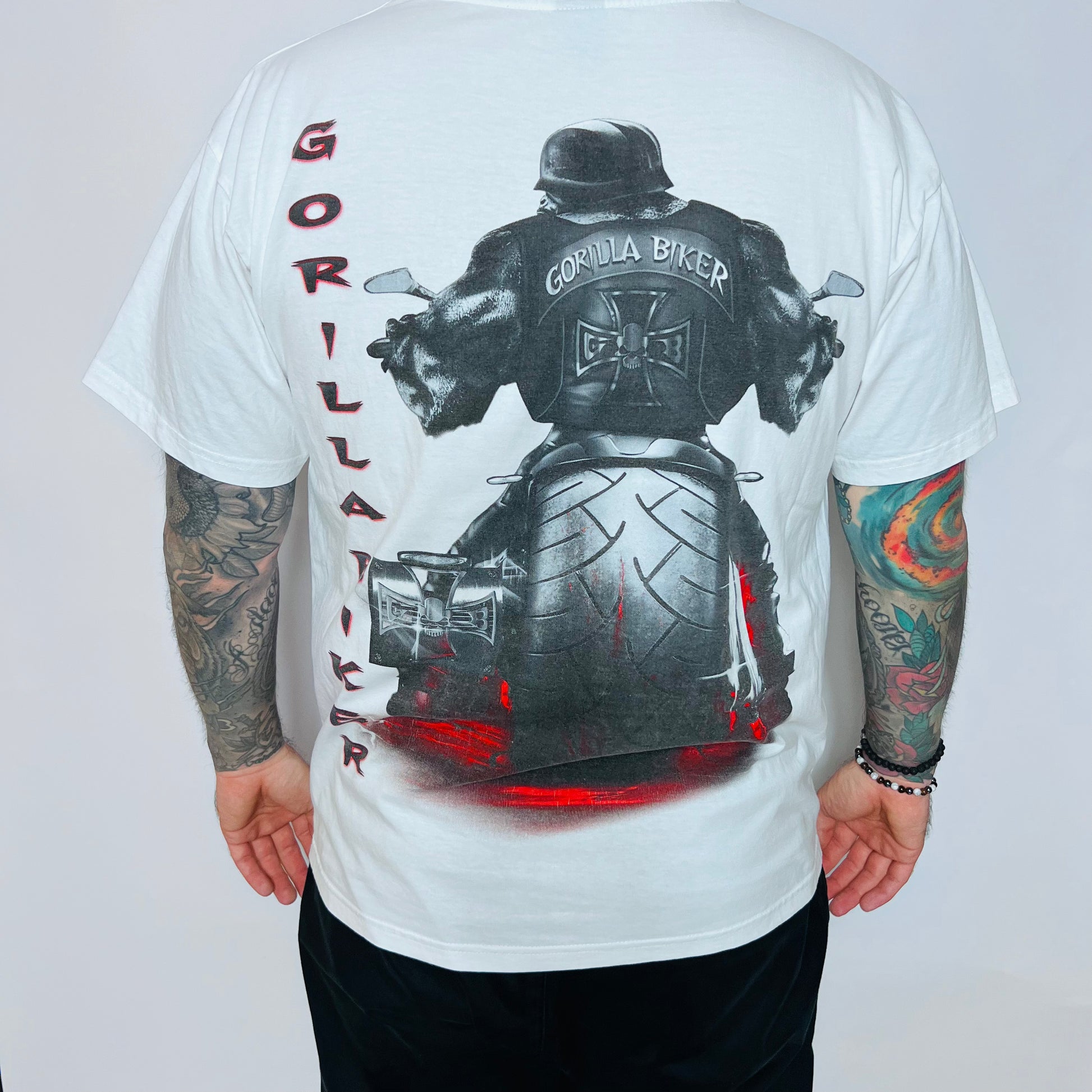 Silberrücken Heavy Wear Vintage 2000s Y2K Gorilla Biker T-Shirt weiß M / L - Cats on Stacks VNTG