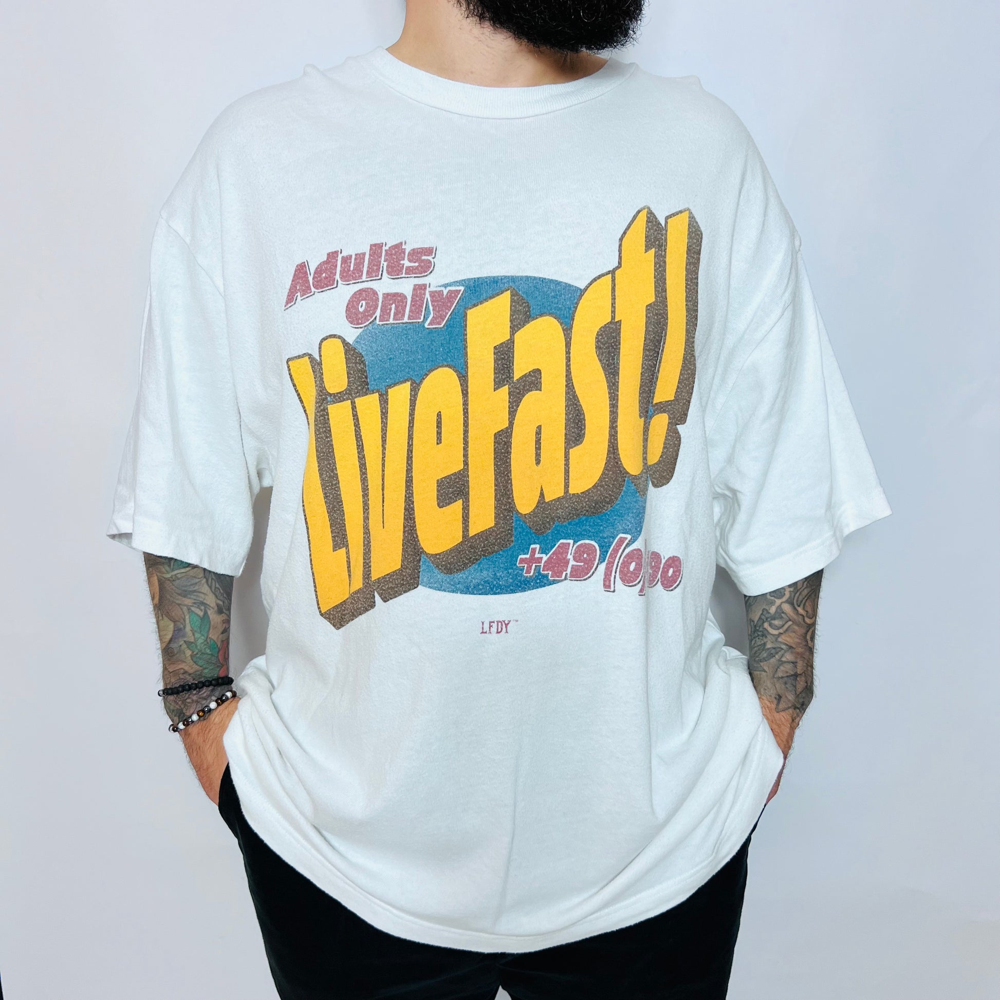 LFDY Live Fast Die Young "Adults Only" T-Shirt creme weiß XL / XXL - Cats on Stacks VNTG