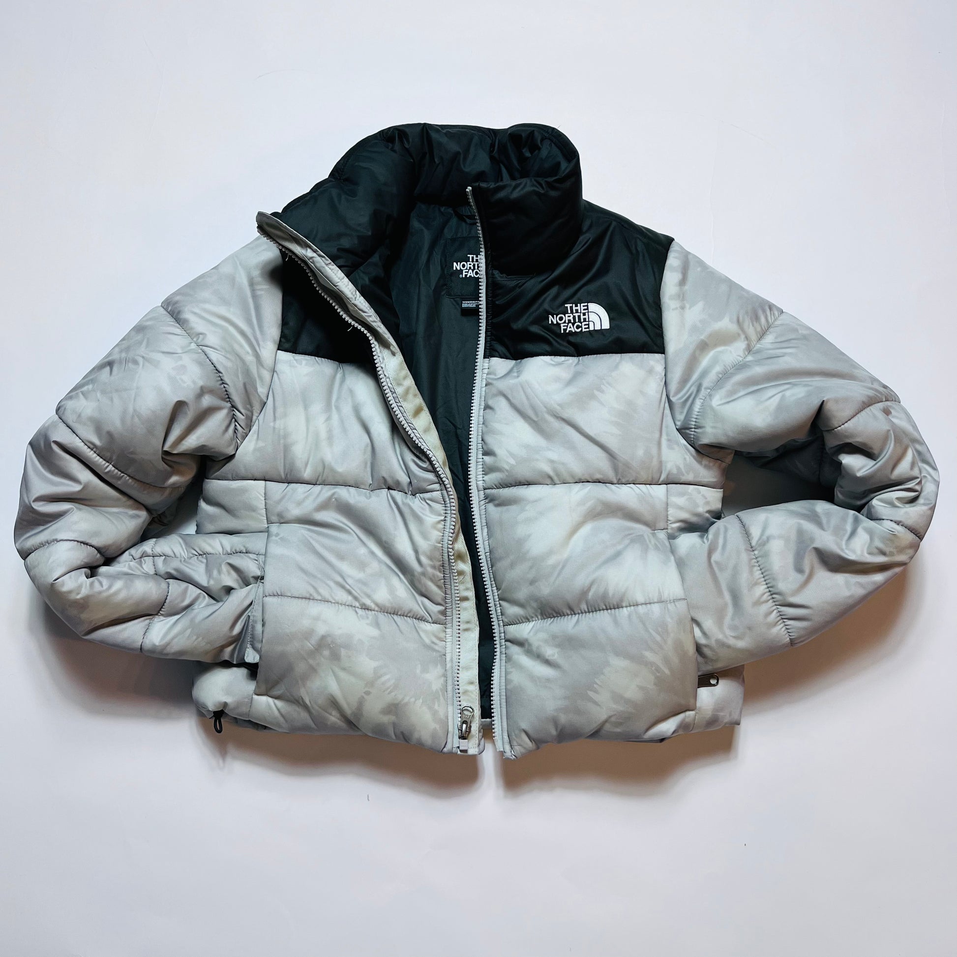 Damen The North Face Saikuru Jacke Cropped Tie Dye grau S - Cats on Stacks VNTG