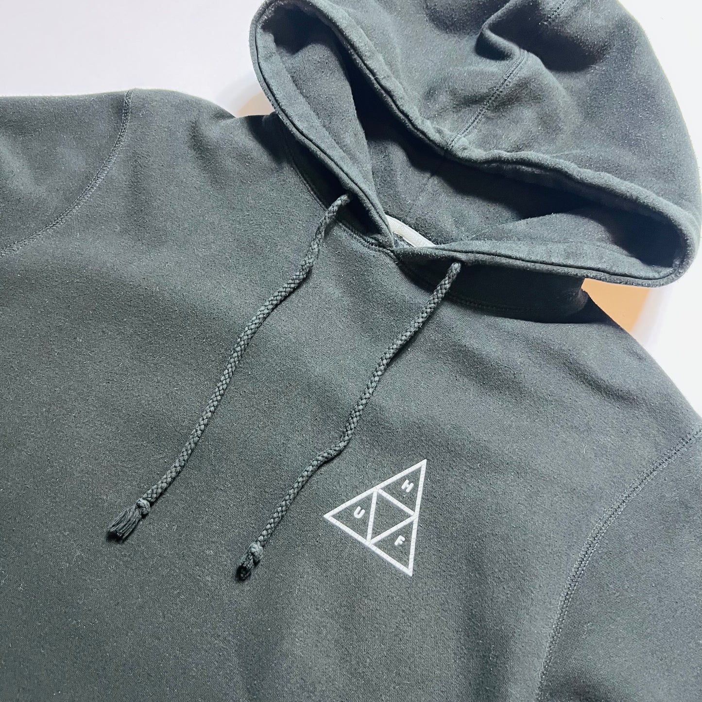 HUF Worldwide Rose Logo Hoodie Skating schwarz L / XL - Cats on Stacks VNTG