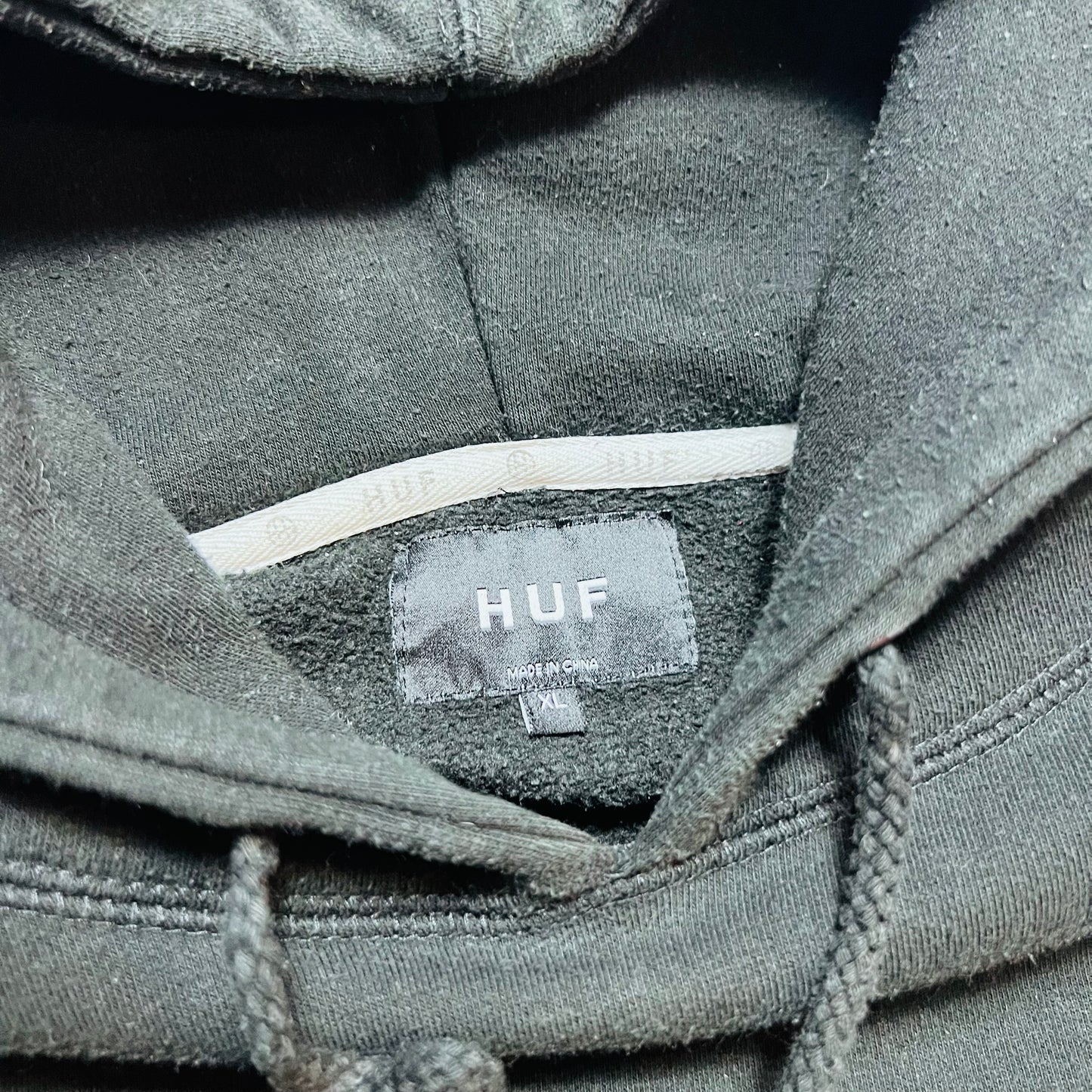 HUF Worldwide Rose Logo Hoodie Skating schwarz L / XL - Cats on Stacks VNTG