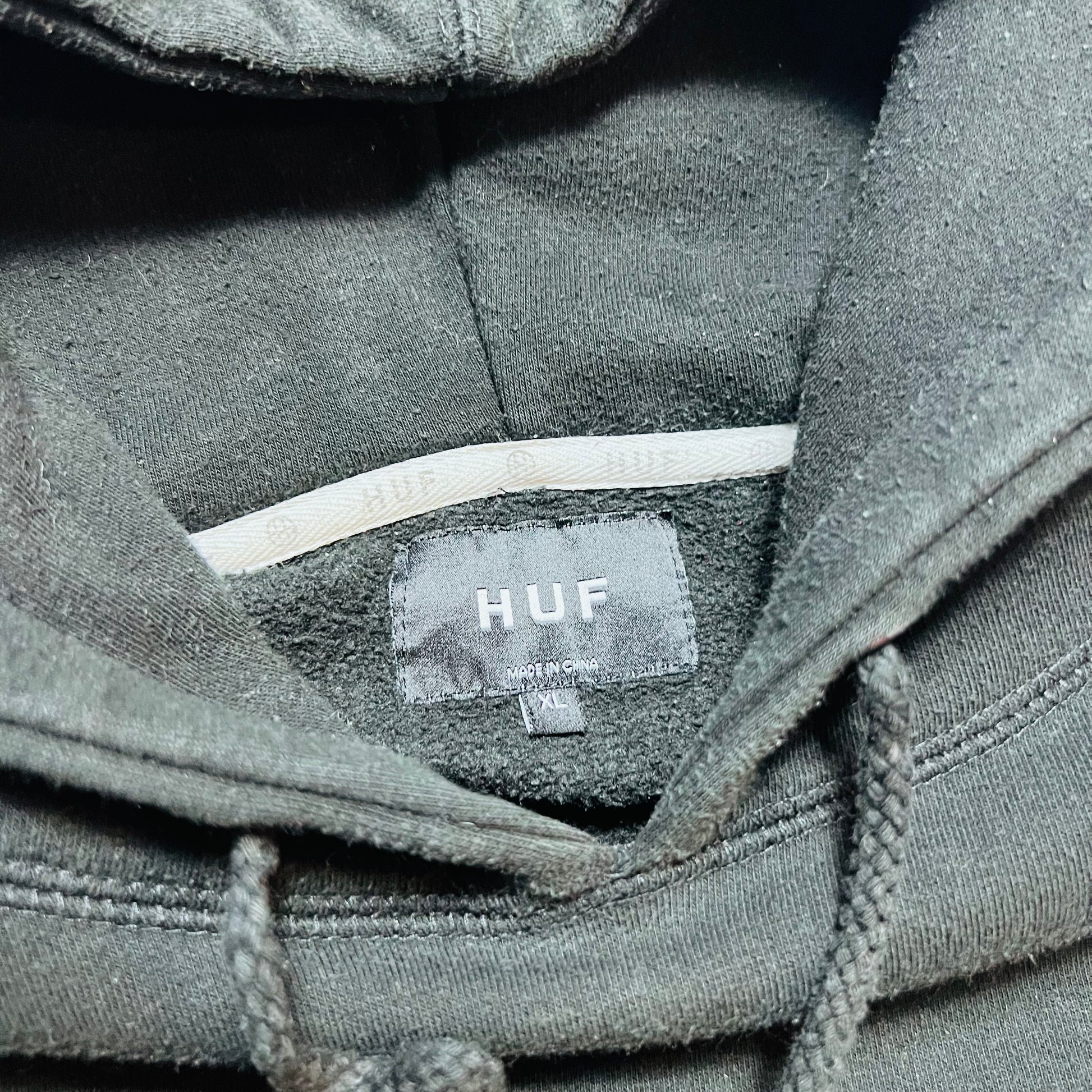 HUF Worldwide Rose Logo Hoodie Skating schwarz L / XL - Cats on Stacks VNTG