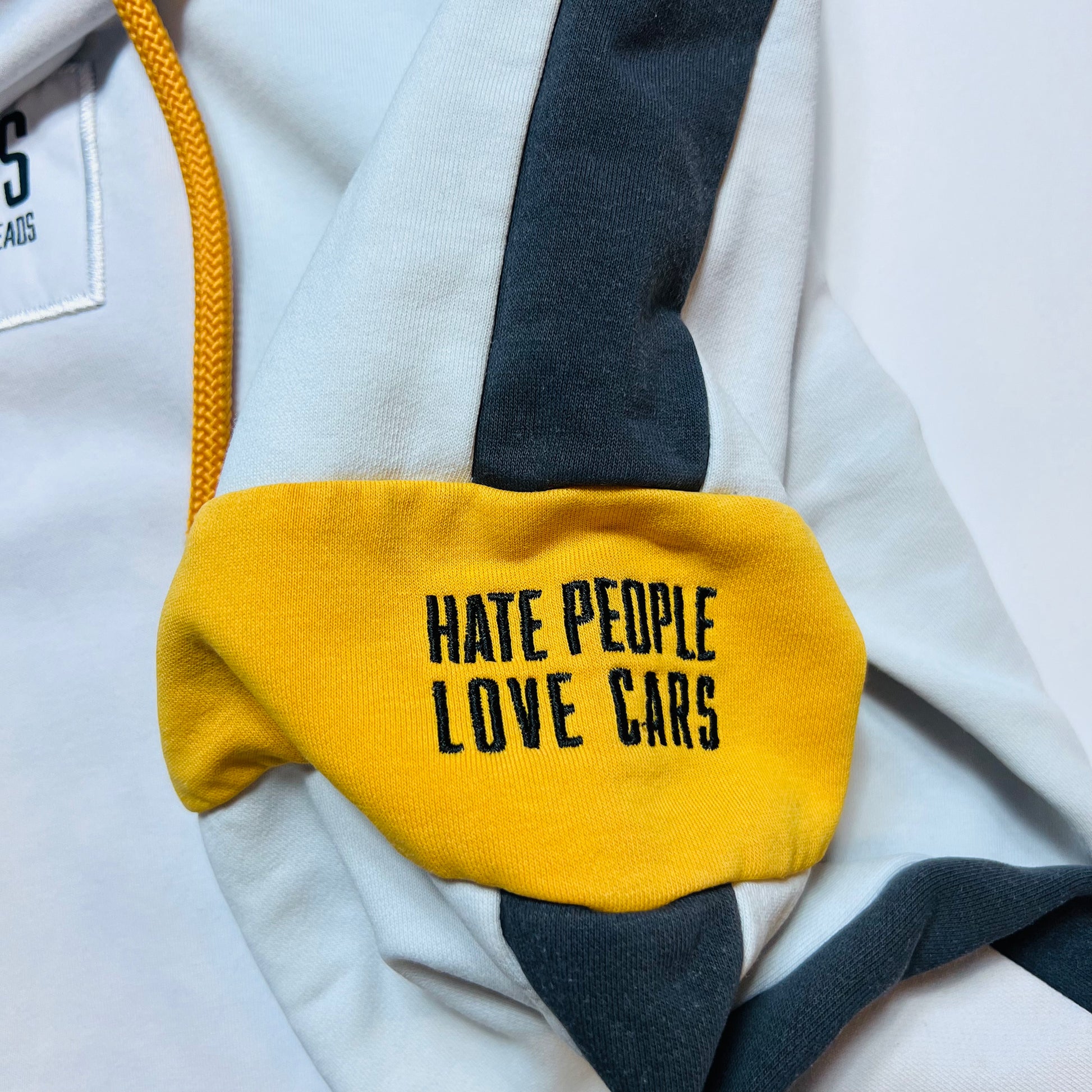 Sourkrauts "Hate People Love Cars" Retro Hoodie weiß M / L - Cats on Stacks VNTG