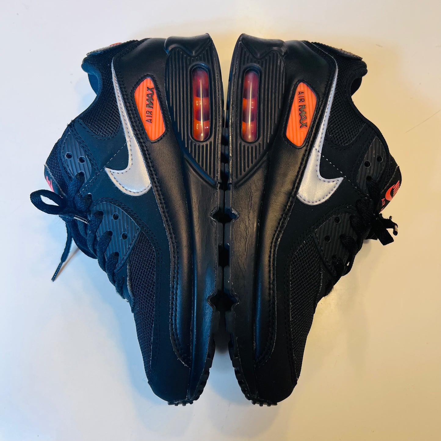 Nike Air Max 90 Schwarz "Reflective Silver" DJ6881-001 Größe 42 - Cats on Stacks VNTG