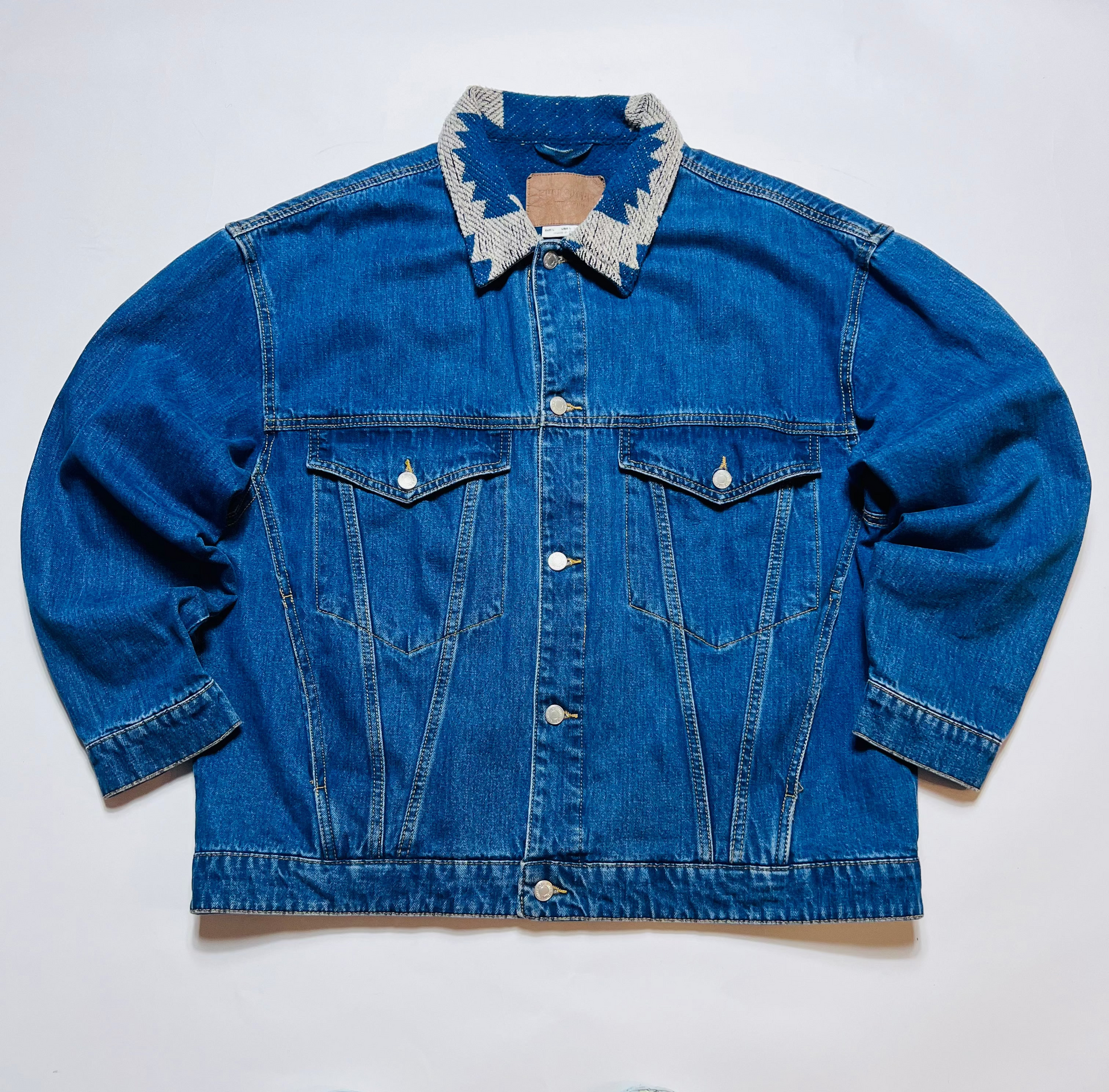 Pull & Bear Western Style Jeansjacke Boxy Fit blau L / XL - Cats on Stacks VNTG