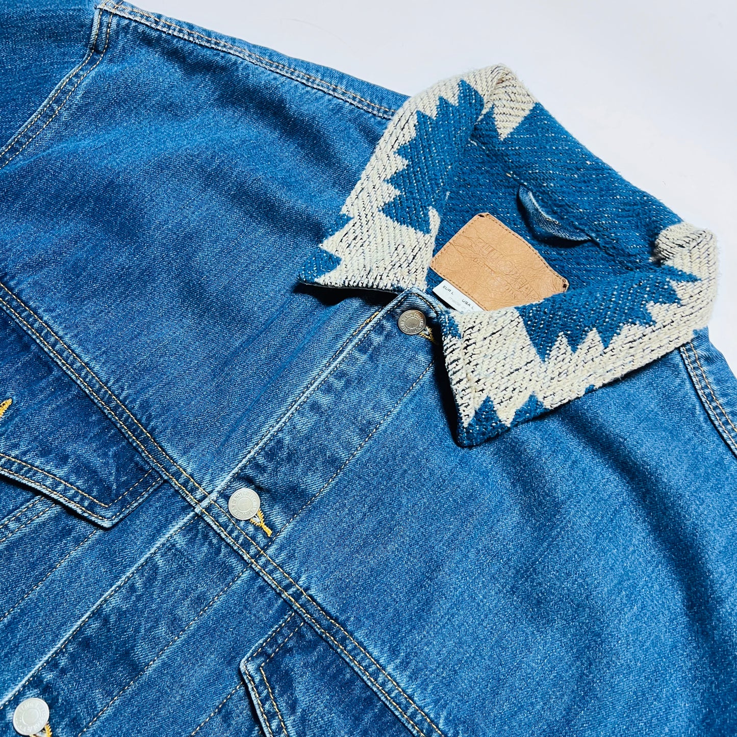 Pull & Bear Western Style Jeansjacke Boxy Fit blau L / XL - Cats on Stacks VNTG