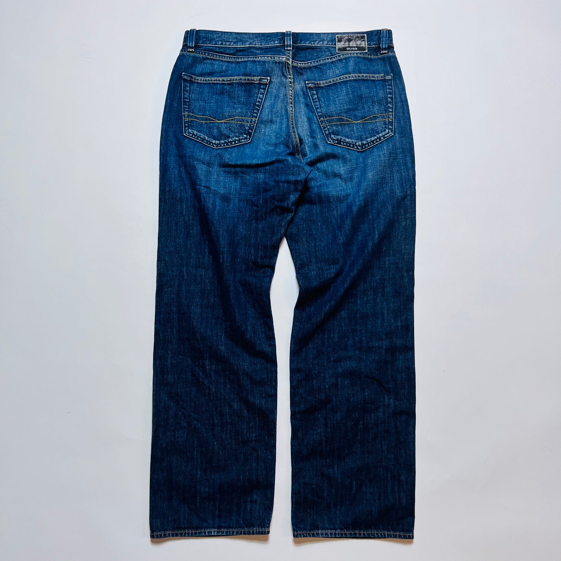 Hugo Boss Vintage Y2K 2000s Jeans Straight Fit blau 34/30 - Cats on Stacks VNTG