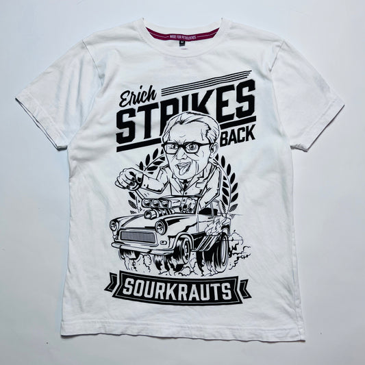Sourkrauts "Erich strikes back" Racing Retro T-Shirt weiß S / M - Cats on Stacks VNTG