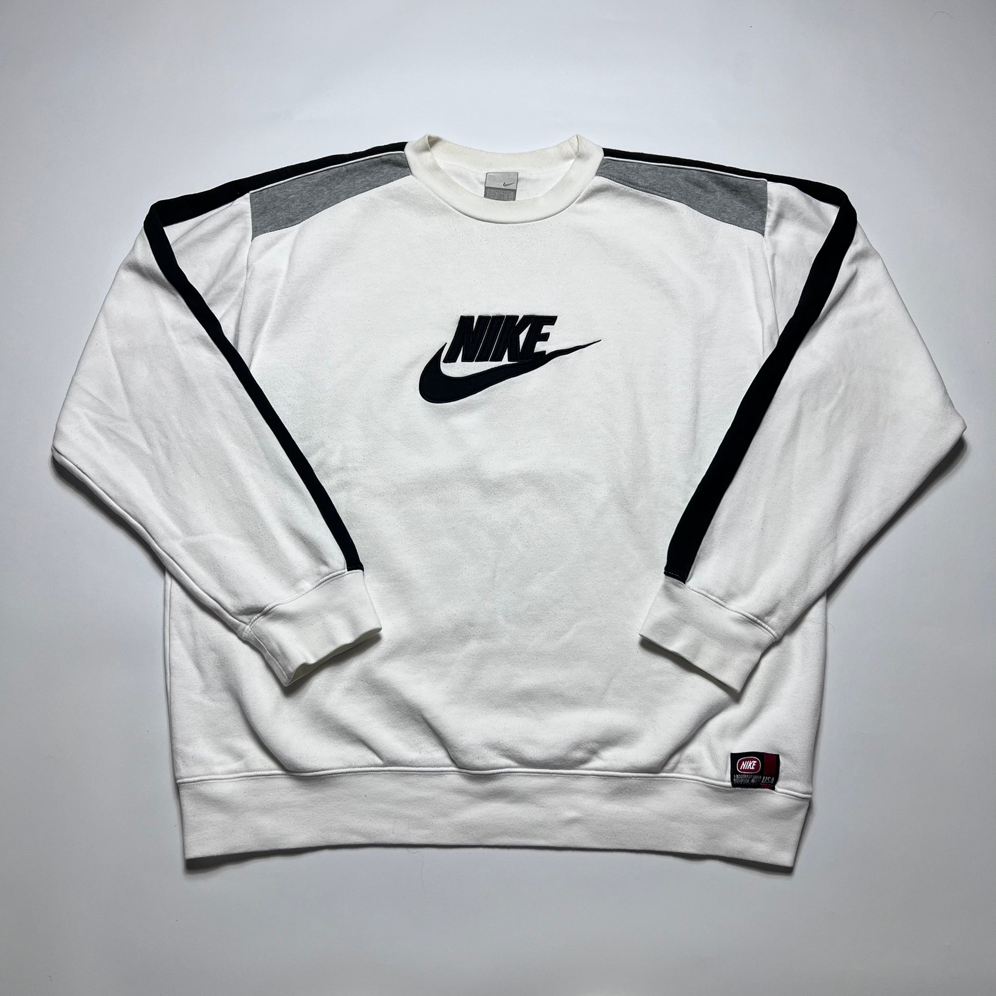 Vintage Y2K Nike Spellout Crewneck XL - Cats on Stacks VNTG