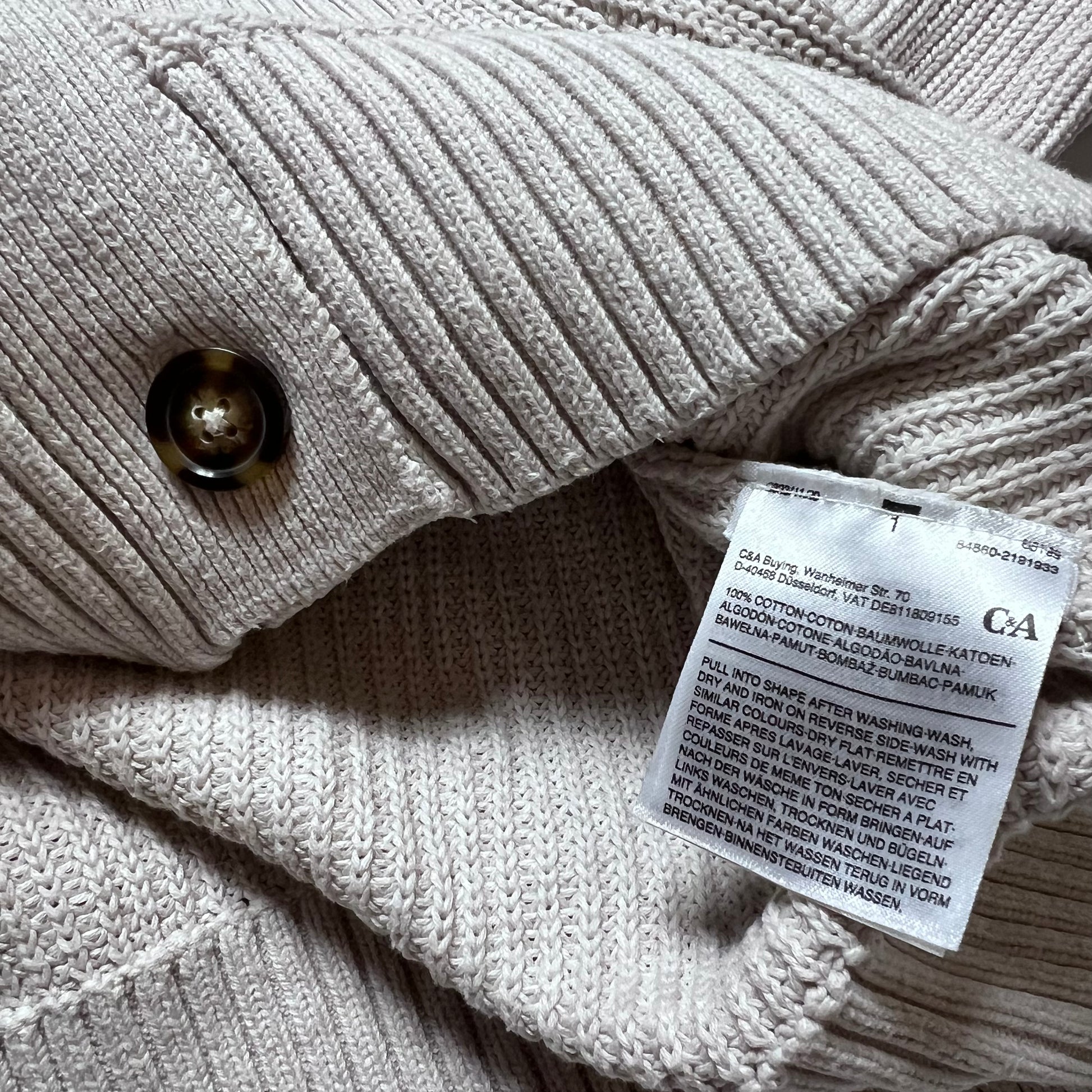 C&A Boxy Creme Cardigan L / XL - Cats on Stacks VNTG