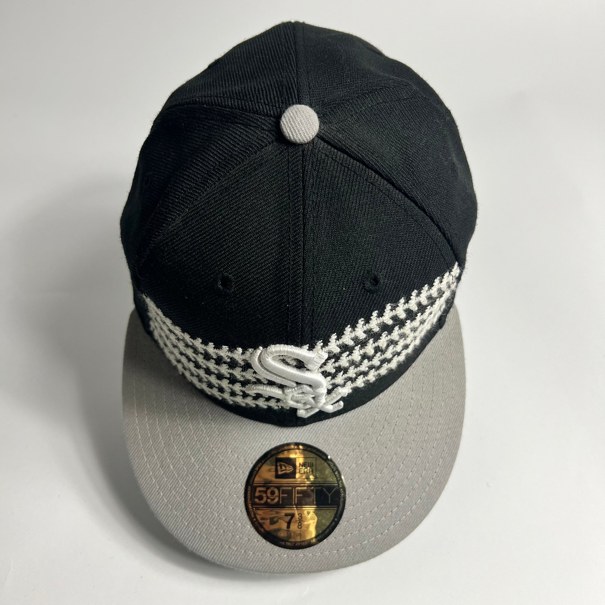 Y2K New Era x Chicago White Soxs Full Cap 7 3/8 - Cats on Stacks VNTG