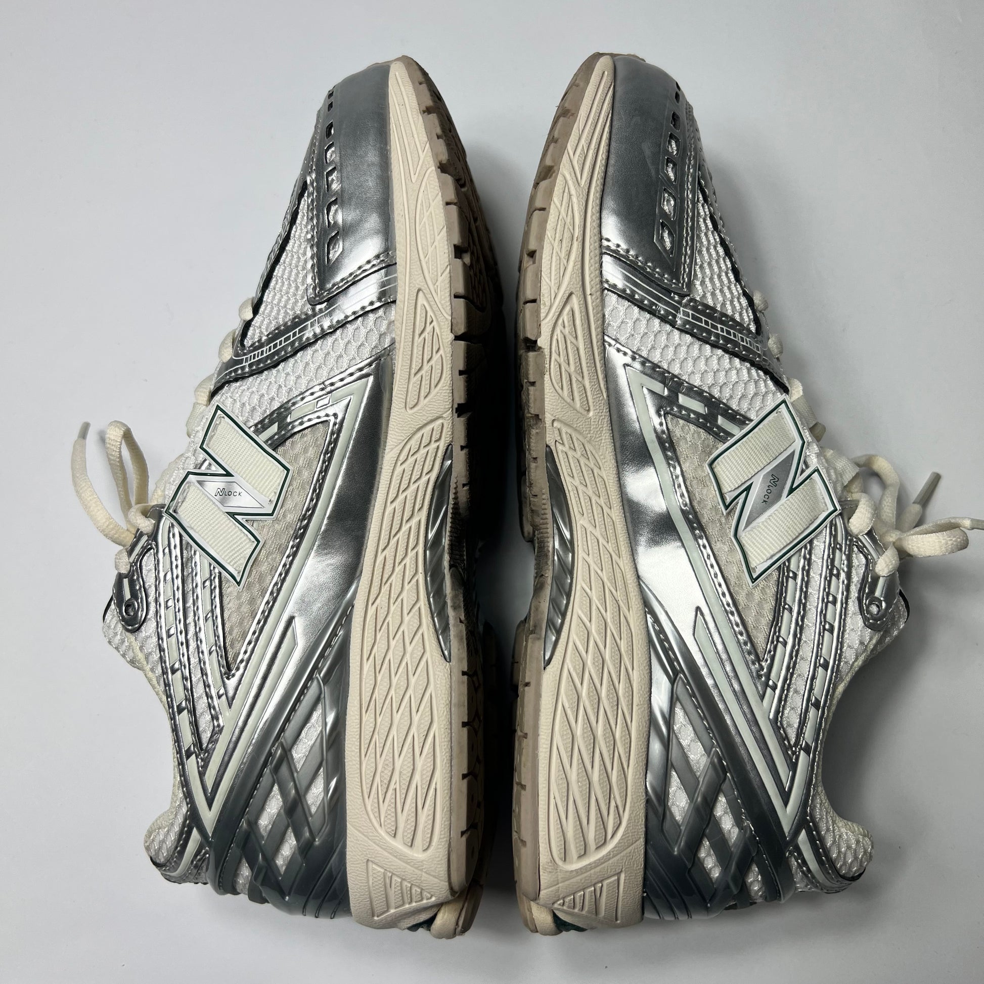 New Balance 1906 Silver Metallic Green 42 / M1906REE - Cats on Stacks VNTG