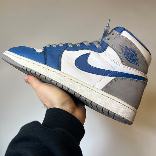 Air Jordan 1 High True Blue 42,5 / DZ5485-410 - Cats on Stacks VNTG