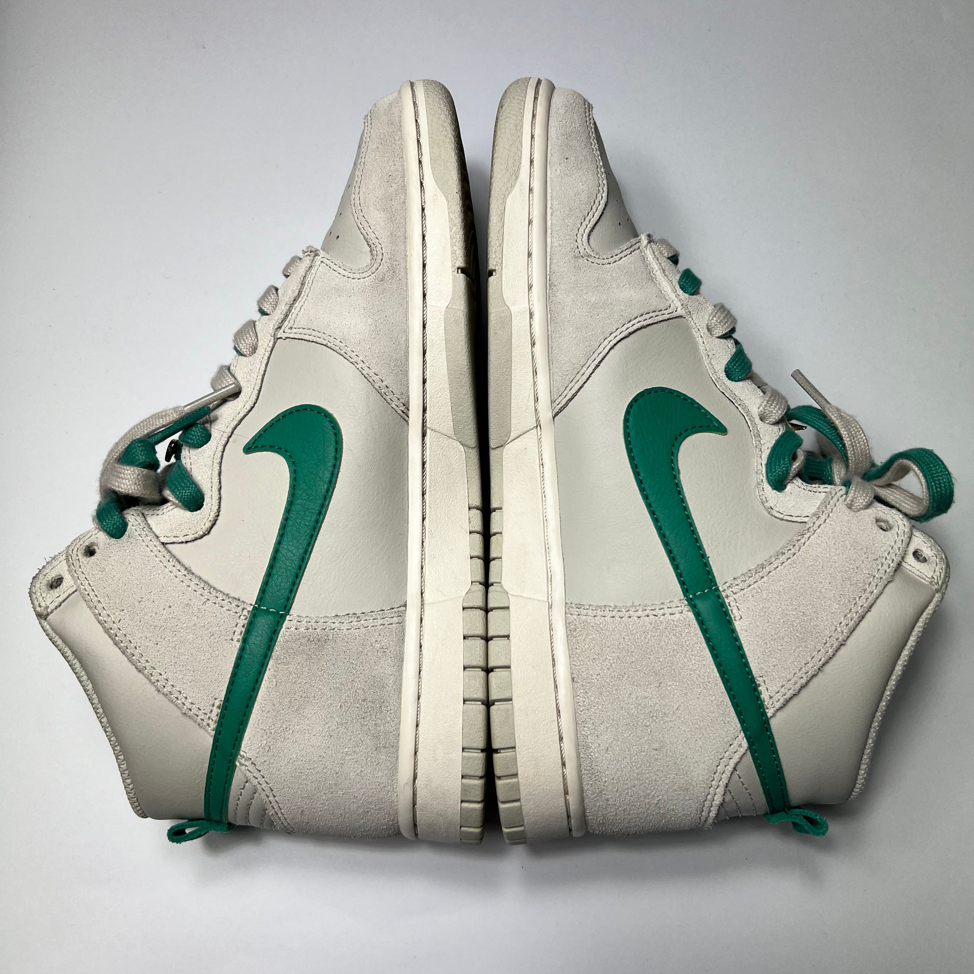 Nike Dunk High "First Use" Light Bone 42,5 / DH0960-001 - Cats on Stacks VNTG