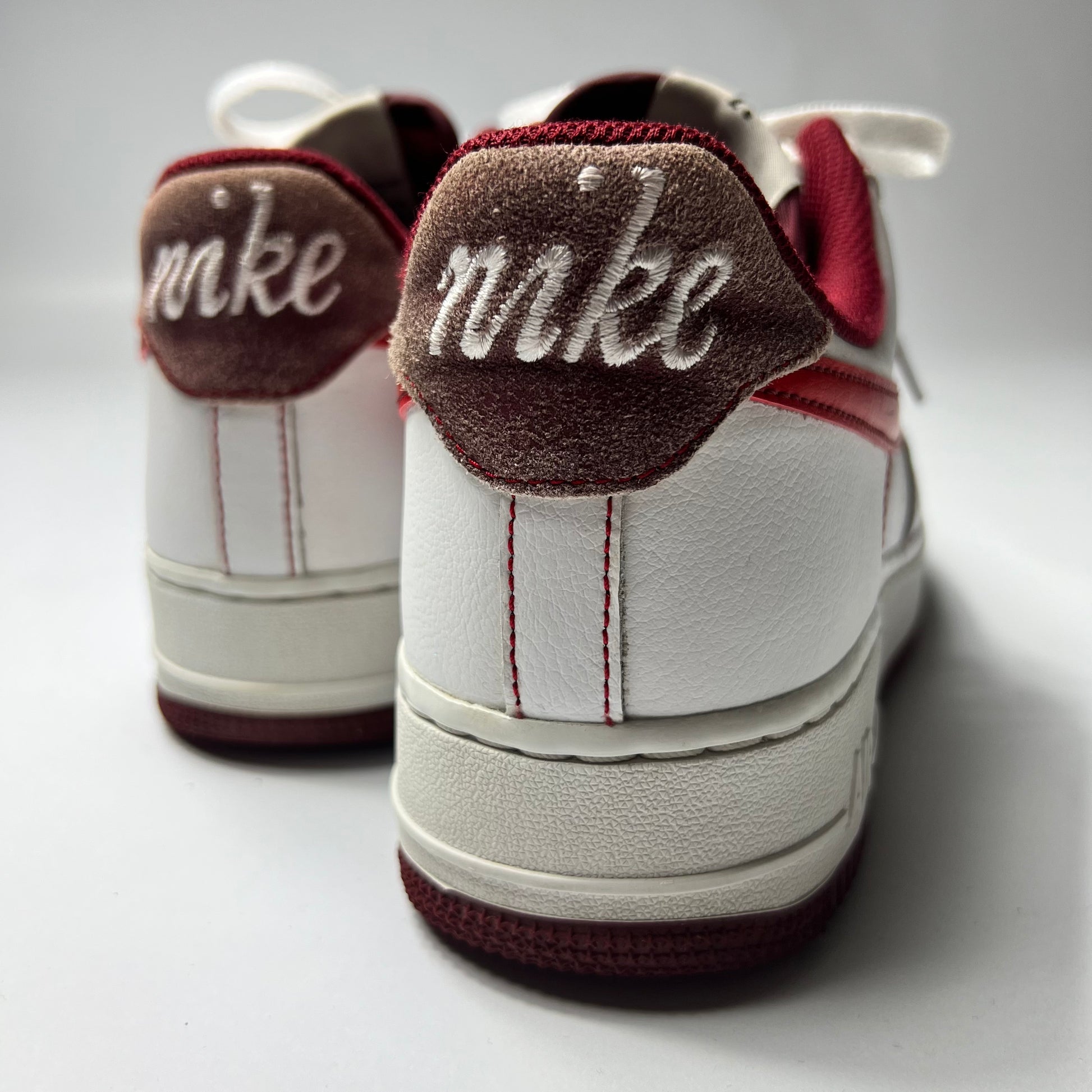 Nike Air Force 1 Low Team Red 43 / DA8478-101 - Cats on Stacks VNTG