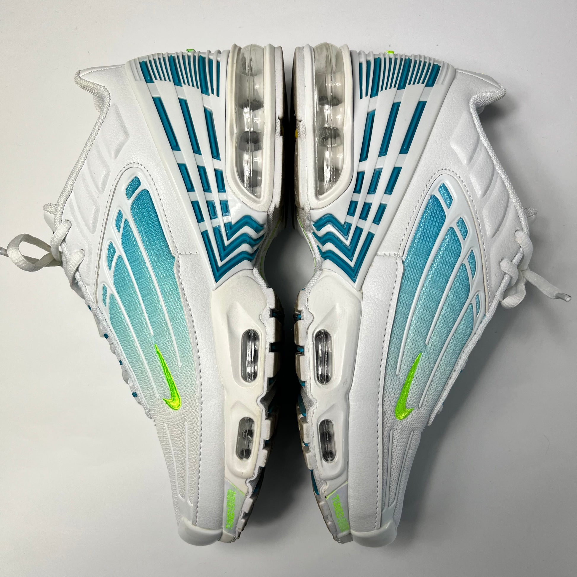 Nike Air Max Plus 3 Weiß Aquamarin 42,5 / DM2835-100 - Cats on Stacks VNTG