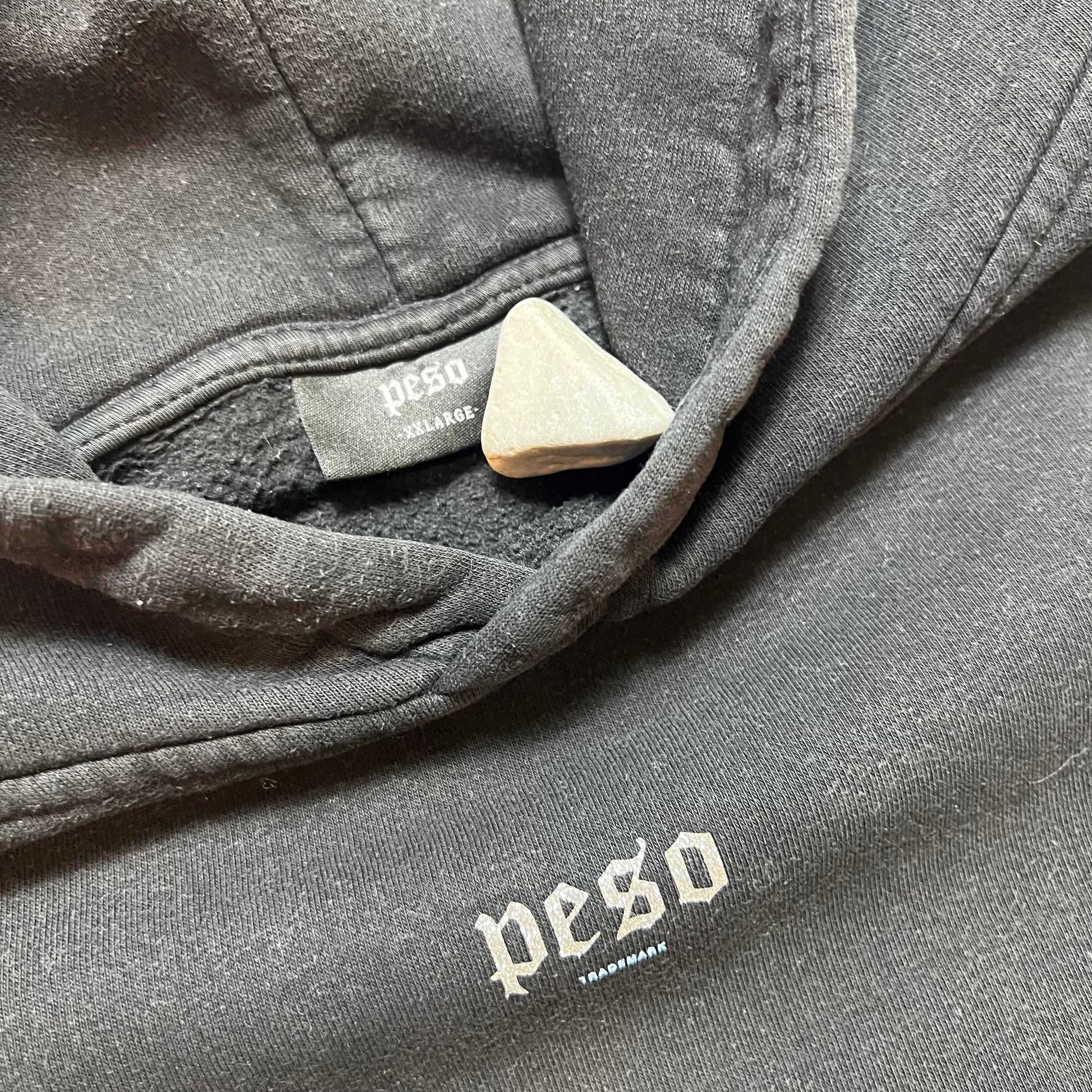 PESO Black Mini Script Hoodie XL - Cats on Stacks VNTG
