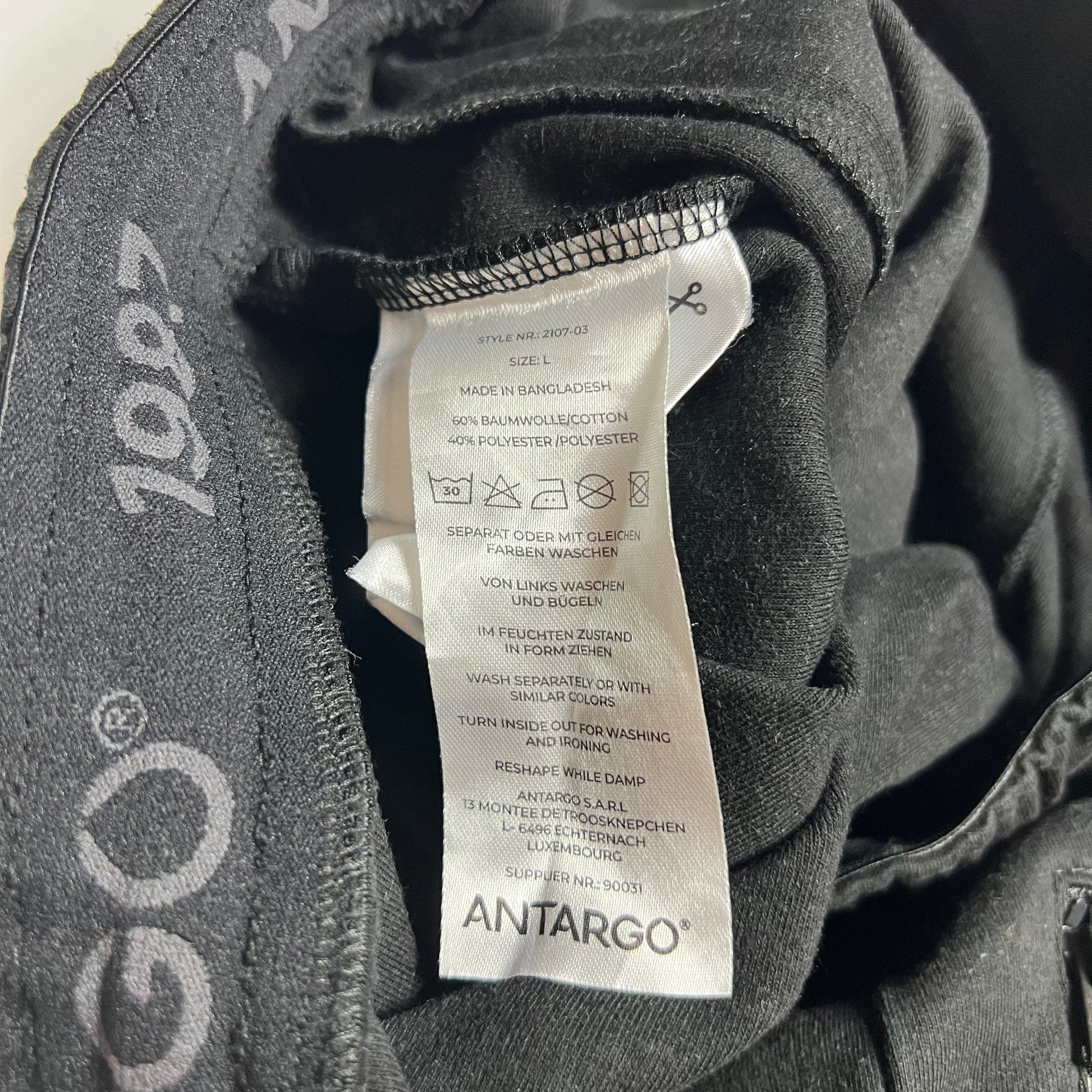 Antargo Black Jogger Shorts L - Cats on Stacks VNTG