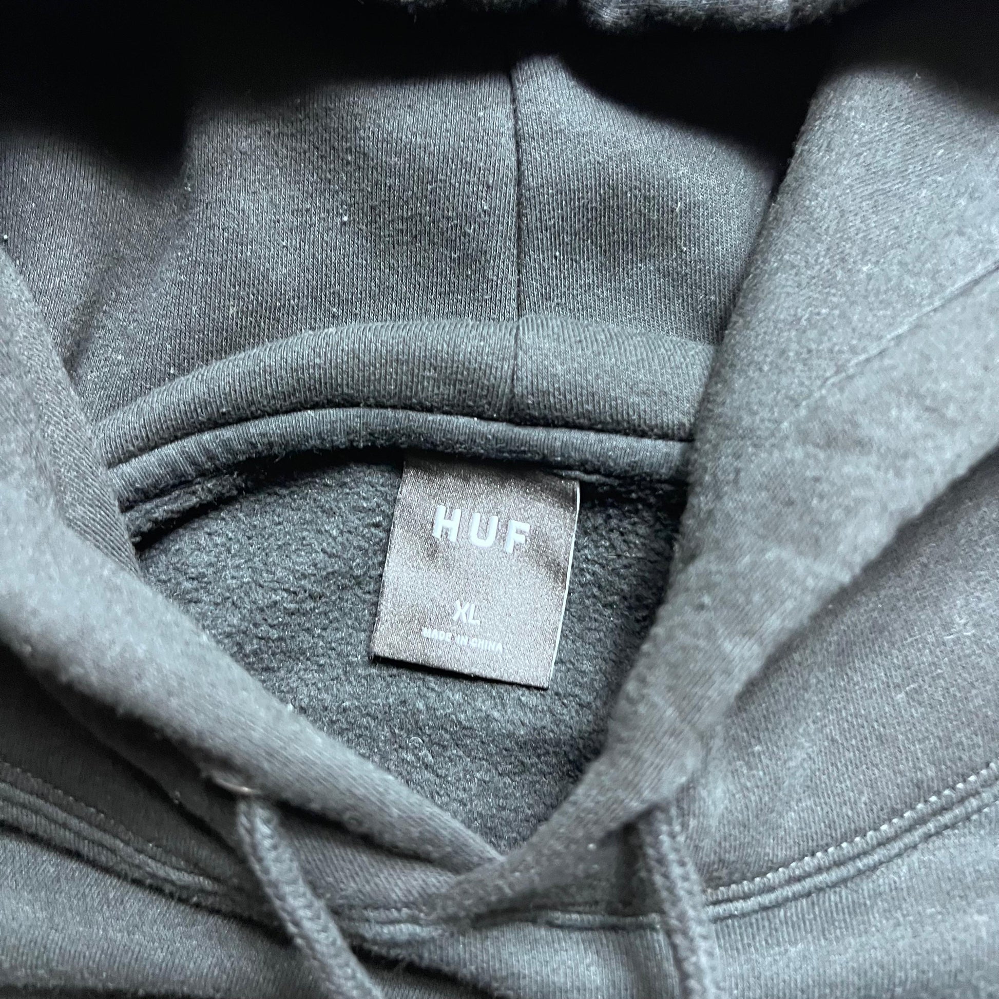 HUF Worldwide 3D Spellout Hoodie schwarz XL - Cats on Stacks VNTG